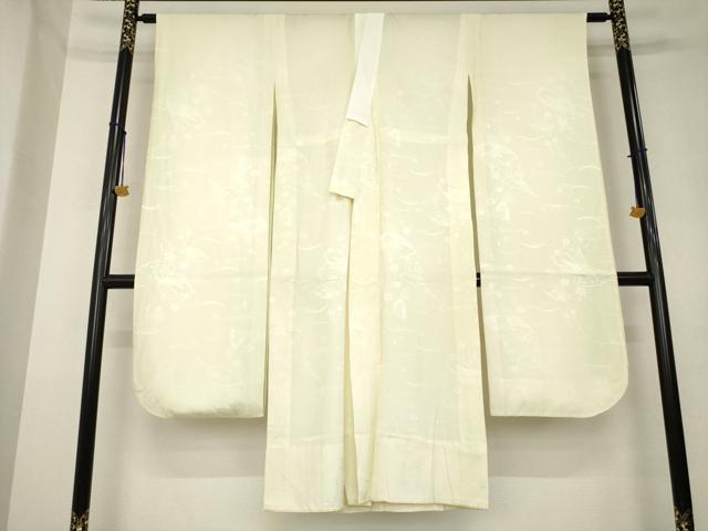 ■■■　サイズ　■■■ 身丈 130cm（肩から） 裄丈 66cm 袖丈 111cm　縫込み 8.5cm 袖幅 34cm 前幅 27cm 後幅 29cm 着物縫いこみ 内揚げ 3cm 裄 お袖側 約3cm　身頃側 約2cm ■■■　商品詳細　■■■ 【正絹】 状態は接写画像のように衿山に薄い汚れがございますが その他特に目立ったシミ汚れなどもなく大変良い状態です。 大変上質な逸品になります。 お安く出品致しますので、是非この機会にいかがでしょうか？ ■■■　注意事項　■■■ ■モニター発色の具合により色合いが異なる場合がございます。 ■寸法は多少の誤差が生じる場合がございますのでご了承ください。 ■縫込みの長さが左右非対称の場合は短い部分を記載しております。 左右非対称であってもご返品・お値引き等の保証は出来かねますので、ご了承の上ご購入をお願い致します。 ■シミ等のチェックには注意を払っておりますが、見落としがある場合もございますし、個人の見解も様々ですので神経質な方のご購入はお控えください。 ■箪笥に入っておりました着物や帯なので畳みシワや匂いがあるものもございます。 ■お休みは基本的に土日祝となりますが、その他臨時でお休みする場合がございますのでご了承ください。 ■商品の発送は平日のみの発送となります。 ■夜間と土曜、日曜日はお問い合わせの回答が遅れる場合がございます。 ■当店では、お直し、紋入れ、お手入れ等は承っておりません。 ■生地の状態（ヤケ、経年劣化等）によってはサイズ直しが出来ない場合がございます。 その点もどうかご了承のうえ、ご購入をお願いいたします。 ■弊社で取り扱う商品は一点ものにつき、時期や在庫状況に応じて金額が変更となる場合がございます。 ■検針は行っておりません。予めご了承いただきますようお願いいたします。 ■【洗える着物】と記載のある商品におきましては、商品お届け後に洗濯を行ってしまってからのご返品にはご対応しかねます。 念の為、専門店でのお手入れをお願いいたします。 ■写真に写っている物が全てになります。それ以外の付属品はございませんのでご了承ください。 ■状態に関する写真につきましては、掲載可能な写真枚数に限りがあるため、各箇所につき1枚参考画像を掲載しております。 ■着物のサイズ目安は下記を参考ください↓ ＜女性着物＞　お端折り次第で＋5cm　−1cmが着用可能サイズ 　例）身丈170cmの場合、身長160cm〜175cm ＜男性着物＞　身丈＋約25cm〜27cm程が適応身長 　例）身丈155cmの場合、身長180〜182cm