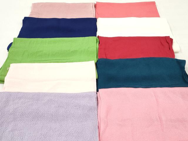■■■　商品詳細　■■■ 【正絹】 詳細に関しましては、 参考画像をご確認ください。 大変上質な逸品になります。 お安く出品致しますので、是非この機会にいかがでしょうか？ ■■■　注意事項　■■■ ■モニター発色の具合により色合いが異なる場合がございます。 ■寸法は多少の誤差が生じる場合がございますのでご了承ください。 ■縫込みの長さが左右非対称の場合は短い部分を記載しております。 左右非対称であってもご返品・お値引き等の保証は出来かねますので、ご了承の上ご購入をお願い致します。 ■シミ等のチェックには注意を払っておりますが、見落としがある場合もございますし、個人の見解も様々ですので神経質な方のご購入はお控えください。 ■箪笥に入っておりました着物や帯なので畳みシワや匂いがあるものもございます。 ■お休みは基本的に土日祝となりますが、その他臨時でお休みする場合がございますのでご了承ください。 ■商品の発送は平日のみの発送となります。 ■夜間と土曜、日曜日はお問い合わせの回答が遅れる場合がございます。 ■当店では、お直し、紋入れ、お手入れ等は承っておりません。 ■生地の状態（ヤケ、経年劣化等）によってはサイズ直しが出来ない場合がございます。 その点もどうかご了承のうえ、ご購入をお願いいたします。 ■弊社で取り扱う商品は一点ものにつき、時期や在庫状況に応じて金額が変更となる場合がございます。 ■検針は行っておりません。予めご了承いただきますようお願いいたします。 ■【洗える着物】と記載のある商品におきましては、商品お届け後に洗濯を行ってしまってからのご返品にはご対応しかねます。 念の為、専門店でのお手入れをお願いいたします。 ■写真に写っている物が全てになります。それ以外の付属品はございませんのでご了承ください。 ■状態に関する写真につきましては、掲載可能な写真枚数に限りがあるため、各箇所につき1枚参考画像を掲載しております。 ■着物のサイズ目安は下記を参考ください↓ ＜女性着物＞　お端折り次第で＋5cm　－1cmが着用可能サイズ 　例）身丈170cmの場合、身長160cm～175cm ＜男性着物＞　身丈＋約25cm～27cm程が適応身長 　例）身丈155cmの場合、身長180～182cm