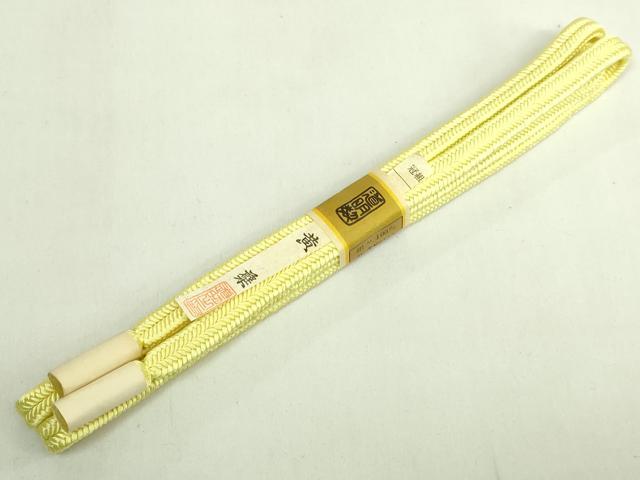 ■■■　サイズ　■■■ ■■■　商品詳細　■■■ 【正絹・未使用】 状態は特に目立ったシミ汚れなどもなく大変良い状態です。 大変上質な極上の逸品になります。 お安く出品致しますので、是非この機会にいかがでしょうか？ ■■■　注意事項　■■■ ■モニター発色の具合により色合いが異なる場合がございます。 ■寸法は多少の誤差が生じる場合がございますのでご了承ください。 ■縫込みの長さが左右非対称の場合は短い部分を記載しております。 左右非対称であってもご返品・お値引き等の保証は出来かねますので、ご了承の上ご購入をお願い致します。 ■シミ等のチェックには注意を払っておりますが、見落としがある場合もございますし、個人の見解も様々ですので神経質な方のご購入はお控えください。 ■箪笥に入っておりました着物や帯なので畳みシワや匂いがあるものもございます。 ■お休みは基本的に土日祝となりますが、その他臨時でお休みする場合がございますのでご了承ください。 ■商品の発送は平日のみの発送となります。 ■夜間と土曜、日曜日はお問い合わせの回答が遅れる場合がございます。 ■当店では、お直し、紋入れ、お手入れ等は承っておりません。 ■生地の状態（ヤケ、経年劣化等）によってはサイズ直しが出来ない場合がございます。 その点もどうかご了承のうえ、ご購入をお願いいたします。 ■弊社で取り扱う商品は一点ものにつき、時期や在庫状況に応じて金額が変更となる場合がございます。 ■検針は行っておりません。予めご了承いただきますようお願いいたします。 ■【洗える着物】と記載のある商品におきましては、商品お届け後に洗濯を行ってしまってからのご返品にはご対応しかねます。 念の為、専門店でのお手入れをお願いいたします。 ■着物のサイズ目安は下記を参考ください↓ ＜女性着物＞　お端折り次第で＋5?　−10?が着用可能サイズ 　例）身丈170?の場合、身長160?〜175? ＜男性着物＞　身丈＋約25?〜27?程が適応身長 　例）身丈155?の場合、身長180〜182?