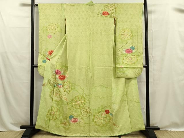 ■■■　サイズ　■■■ 身丈 161cm（肩から） 裄丈 64.5cm 袖丈 91cm　縫込み 1.5cm 袖幅 32.5cm 前幅 22.5cm 後幅 29cm 着物縫いこみ 内揚げ 2cm 裄 お袖側 約2cm　身頃側 約4.5cm ■■■　商品詳細　■■■ 【正絹】 状態は画像を添付しておりますので、そちらをご確認下さいますよう宜しくお願い致します。 大変上質な逸品になりますのでぜひお手入れをされてお召しになられてはいかがでしょうか。 お安く出品致しますので、是非この機会にいかがでしょうか？ ■■■　注意事項　■■■ ■モニター発色の具合により色合いが異なる場合がございます。 ■寸法は多少の誤差が生じる場合がございますのでご了承ください。 ■縫込みの長さが左右非対称の場合は短い部分を記載しております。 左右非対称であってもご返品・お値引き等の保証は出来かねますので、ご了承の上ご購入をお願い致します。 ■シミ等のチェックには注意を払っておりますが、見落としがある場合もございますし、個人の見解も様々ですので神経質な方のご購入はお控えください。 ■箪笥に入っておりました着物や帯なので畳みシワや匂いがあるものもございます。 ■お休みは基本的に土日祝となりますが、その他臨時でお休みする場合がございますのでご了承ください。 ■商品の発送は平日のみの発送となります。 ■夜間と土曜、日曜日はお問い合わせの回答が遅れる場合がございます。 ■当店では、お直し、紋入れ、お手入れ等は承っておりません。 ■生地の状態（ヤケ、経年劣化等）によってはサイズ直しが出来ない場合がございます。 その点もどうかご了承のうえ、ご購入をお願いいたします。 ■弊社で取り扱う商品は一点ものにつき、時期や在庫状況に応じて金額が変更となる場合がございます。 ■検針は行っておりません。予めご了承いただきますようお願いいたします。 ■【洗える着物】と記載のある商品におきましては、商品お届け後に洗濯を行ってしまってからのご返品にはご対応しかねます。 念の為、専門店でのお手入れをお願いいたします。 ■着物のサイズ目安は下記を参考ください↓ ＜女性着物＞　お端折り次第で＋5cm　−1cmが着用可能サイズ 　例）身丈170cmの場合、身長160cm〜175cm ＜男性着物＞　身丈＋約25cm〜27cm程が適応身長 　例）身丈155cmの場合、身長180〜182cm