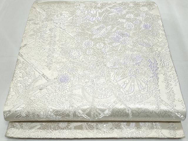 ■■■　サイズ　■■■ 長さ 424cm 幅 30.5cm程 ■■■　商品詳細　■■■ 【正絹】 詳細に関しましては、画像をご確認ください。 大変上質な逸品になります。 お安く出品致しますので、是非この機会にいかがでしょうか？ ※着用時には見えない部分になるかと思いますのであまり気にならずお召になれるかと思います。 ■■■　注意事項　■■■ ■モニター発色の具合により色合いが異なる場合がございます。 ■寸法は多少の誤差が生じる場合がございますのでご了承ください。 ■縫込みの長さが左右非対称の場合は短い部分を記載しております。 左右非対称であってもご返品・お値引き等の保証は出来かねますので、ご了承の上ご購入をお願い致します。 ■シミ等のチェックには注意を払っておりますが、見落としがある場合もございますし、個人の見解も様々ですので神経質な方のご購入はお控えください。 ■箪笥に入っておりました着物や帯なので畳みシワや匂いがあるものもございます。 ■お休みは基本的に土日祝となりますが、その他臨時でお休みする場合がございますのでご了承ください。 ■商品の発送は平日のみの発送となります。 ■夜間と土曜、日曜日はお問い合わせの回答が遅れる場合がございます。 ■当店では、お直し、紋入れ、お手入れ等は承っておりません。 ■生地の状態（ヤケ、経年劣化等）によってはサイズ直しが出来ない場合がございます。 その点もどうかご了承のうえ、ご購入をお願いいたします。 ■弊社で取り扱う商品は一点ものにつき、時期や在庫状況に応じて金額が変更となる場合がございます。 ■検針は行っておりません。予めご了承いただきますようお願いいたします。 ■【洗える着物】と記載のある商品におきましては、商品お届け後に洗濯を行ってしまってからのご返品にはご対応しかねます。 念の為、専門店でのお手入れをお願いいたします。 ■着物のサイズ目安は下記を参考ください↓ ＜女性着物＞　お端折り次第で＋5cm　−1cmが着用可能サイズ 　例）身丈170cmの場合、身長160cm〜175cm ＜男性着物＞　身丈＋約25cm〜27cm程が適応身長 　例）身丈155cmの場合、身長180〜182cm