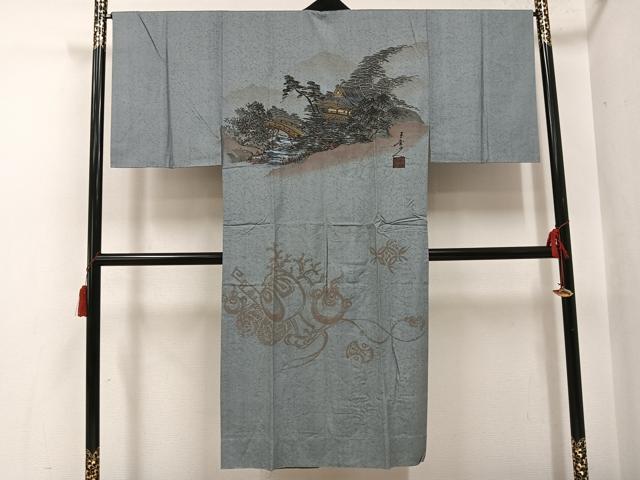 ■■■　サイズ　■■■ 身丈 136.5cm（肩から） 裄丈 66cm 袖丈 49.5cm　縫込み 0cm 袖幅 34cm 前幅 26cm 後幅 33cm 着物縫いこみ 内揚げ 0cm 裄 お袖側 約0cm　身頃側 約1cm ■■■　商品詳細　■■■ 【正絹】 状態は接写画像のように袖口・衿・後身頃に薄い汚れがございますが その他特に目立ったシミ汚れなどもなく大変良い状態です。 大変上質な逸品になります。 お安く出品致しますので、是非この機会にいかがでしょうか？ ■■■　注意事項　■■■ ■モニター発色の具合により色合いが異なる場合がございます。 ■寸法は多少の誤差が生じる場合がございますのでご了承ください。 ■縫込みの長さが左右非対称の場合は短い部分を記載しております。 左右非対称であってもご返品・お値引き等の保証は出来かねますので、ご了承の上ご購入をお願い致します。 ■シミ等のチェックには注意を払っておりますが、見落としがある場合もございますし、個人の見解も様々ですので神経質な方のご購入はお控えください。 ■箪笥に入っておりました着物や帯なので畳みシワや匂いがあるものもございます。 ■お休みは基本的に土日祝となりますが、その他臨時でお休みする場合がございますのでご了承ください。 ■商品の発送は平日のみの発送となります。 ■夜間と土曜、日曜日はお問い合わせの回答が遅れる場合がございます。 ■当店では、お直し、紋入れ、お手入れ等は承っておりません。 ■生地の状態（ヤケ、経年劣化等）によってはサイズ直しが出来ない場合がございます。 その点もどうかご了承のうえ、ご購入をお願いいたします。 ■弊社で取り扱う商品は一点ものにつき、時期や在庫状況に応じて金額が変更となる場合がございます。 ■検針は行っておりません。予めご了承いただきますようお願いいたします。 ■【洗える着物】と記載のある商品におきましては、商品お届け後に洗濯を行ってしまってからのご返品にはご対応しかねます。 念の為、専門店でのお手入れをお願いいたします。 ■着物のサイズ目安は下記を参考ください↓ ＜女性着物＞　お端折り次第で＋5cm　−1cmが着用可能サイズ 　例）身丈170cmの場合、身長160cm〜175cm ＜男性着物＞　身丈＋約25cm〜27cm程が適応身長 　例）身丈155cmの場合、身長180〜182cm