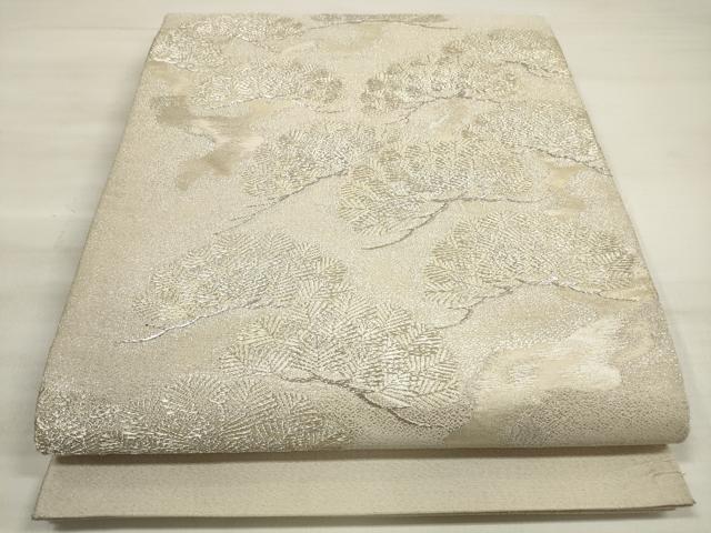 ■■■　サイズ　■■■ 長さ 440cm 幅 30.5cm程 ■■■　商品詳細　■■■ 【正絹】 詳細に関しましては、画像をご確認ください。 大変上質な逸品になります。 お安く出品致しますので、是非この機会にいかがでしょうか？ ■■■　注意事項　■■■ ■モニター発色の具合により色合いが異なる場合がございます。 ■寸法は多少の誤差が生じる場合がございますのでご了承ください。 ■縫込みの長さが左右非対称の場合は短い部分を記載しております。 左右非対称であってもご返品・お値引き等の保証は出来かねますので、ご了承の上ご購入をお願い致します。 ■シミ等のチェックには注意を払っておりますが、見落としがある場合もございますし、個人の見解も様々ですので神経質な方のご購入はお控えください。 ■箪笥に入っておりました着物や帯なので畳みシワや匂いがあるものもございます。 ■お休みは基本的に土日祝となりますが、その他臨時でお休みする場合がございますのでご了承ください。 ■商品の発送は平日のみの発送となります。 ■夜間と土曜、日曜日はお問い合わせの回答が遅れる場合がございます。 ■当店では、お直し、紋入れ、お手入れ等は承っておりません。 ■生地の状態（ヤケ、経年劣化等）によってはサイズ直しが出来ない場合がございます。 その点もどうかご了承のうえ、ご購入をお願いいたします。 ■弊社で取り扱う商品は一点ものにつき、時期や在庫状況に応じて金額が変更となる場合がございます。 ■検針は行っておりません。予めご了承いただきますようお願いいたします。 ■【洗える着物】と記載のある商品におきましては、商品お届け後に洗濯を行ってしまってからのご返品にはご対応しかねます。 念の為、専門店でのお手入れをお願いいたします。 ■着物のサイズ目安は下記を参考ください↓ ＜女性着物＞　お端折り次第で＋5cm　−1cmが着用可能サイズ 　例）身丈170cmの場合、身長160cm〜175cm ＜男性着物＞　身丈＋約25cm〜27cm程が適応身長 　例）身丈155cmの場合、身長180〜182cm