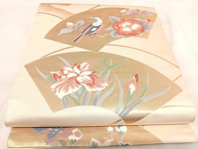 ■■■　サイズ　■■■ 長さ 424cm 幅 30.5cm程 ■■■　商品詳細　■■■ 【正絹】 詳細に関しましては、画像をご確認ください。 大変上質な逸品になります。 お安く出品致しますので、是非この機会にいかがでしょうか？ ■■■　注意事項　■■■ ■モニター発色の具合により色合いが異なる場合がございます。 ■寸法は多少の誤差が生じる場合がございますのでご了承ください。 ■縫込みの長さが左右非対称の場合は短い部分を記載しております。 左右非対称であってもご返品・お値引き等の保証は出来かねますので、ご了承の上ご購入をお願い致します。 ■シミ等のチェックには注意を払っておりますが、見落としがある場合もございますし、個人の見解も様々ですので神経質な方のご購入はお控えください。 ■箪笥に入っておりました着物や帯なので畳みシワや匂いがあるものもございます。 ■お休みは基本的に土日祝となりますが、その他臨時でお休みする場合がございますのでご了承ください。 ■商品の発送は平日のみの発送となります。 ■夜間と土曜、日曜日はお問い合わせの回答が遅れる場合がございます。 ■当店では、お直し、紋入れ、お手入れ等は承っておりません。 ■生地の状態（ヤケ、経年劣化等）によってはサイズ直しが出来ない場合がございます。 その点もどうかご了承のうえ、ご購入をお願いいたします。 ■弊社で取り扱う商品は一点ものにつき、時期や在庫状況に応じて金額が変更となる場合がございます。 ■検針は行っておりません。予めご了承いただきますようお願いいたします。 ■【洗える着物】と記載のある商品におきましては、商品お届け後に洗濯を行ってしまってからのご返品にはご対応しかねます。 念の為、専門店でのお手入れをお願いいたします。 ■着物のサイズ目安は下記を参考ください↓ ＜女性着物＞　お端折り次第で＋5cm　−1cmが着用可能サイズ 　例）身丈170cmの場合、身長160cm〜175cm ＜男性着物＞　身丈＋約25cm〜27cm程が適応身長 　例）身丈155cmの場合、身長180〜182cm