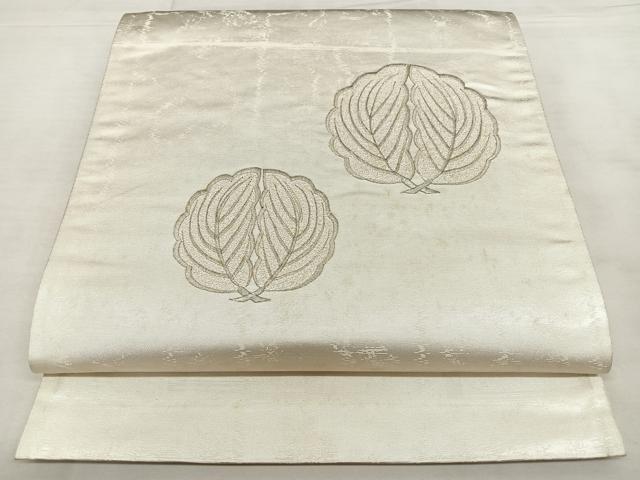 ■■■　サイズ　■■■ 長さ 428cm 幅 30.5cm程 ■■■　商品詳細　■■■ 【正絹・芯なし】 詳細に関しましては、画像をご確認ください。 大変上質な逸品になります。 お安く出品致しますので、是非この機会にいかがでしょうか？ ■■■　注意事項　■■■ ■モニター発色の具合により色合いが異なる場合がございます。 ■寸法は多少の誤差が生じる場合がございますのでご了承ください。 ■縫込みの長さが左右非対称の場合は短い部分を記載しております。 左右非対称であってもご返品・お値引き等の保証は出来かねますので、ご了承の上ご購入をお願い致します。 ■シミ等のチェックには注意を払っておりますが、見落としがある場合もございますし、個人の見解も様々ですので神経質な方のご購入はお控えください。 ■箪笥に入っておりました着物や帯なので畳みシワや匂いがあるものもございます。 ■お休みは基本的に土日祝となりますが、その他臨時でお休みする場合がございますのでご了承ください。 ■商品の発送は平日のみの発送となります。 ■夜間と土曜、日曜日はお問い合わせの回答が遅れる場合がございます。 ■当店では、お直し、紋入れ、お手入れ等は承っておりません。 ■生地の状態（ヤケ、経年劣化等）によってはサイズ直しが出来ない場合がございます。 その点もどうかご了承のうえ、ご購入をお願いいたします。 ■弊社で取り扱う商品は一点ものにつき、時期や在庫状況に応じて金額が変更となる場合がございます。 ■検針は行っておりません。予めご了承いただきますようお願いいたします。 ■【洗える着物】と記載のある商品におきましては、商品お届け後に洗濯を行ってしまってからのご返品にはご対応しかねます。 念の為、専門店でのお手入れをお願いいたします。 ■着物のサイズ目安は下記を参考ください↓ ＜女性着物＞　お端折り次第で＋5cm　−1cmが着用可能サイズ 　例）身丈170cmの場合、身長160cm〜175cm ＜男性着物＞　身丈＋約25cm〜27cm程が適応身長 　例）身丈155cmの場合、身長180〜182cm