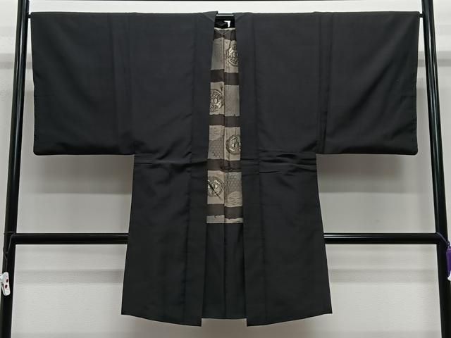 平和屋着物∞男性　長羽織　紬地　霞文　黒地　正絹　逸品　CABE4876ua