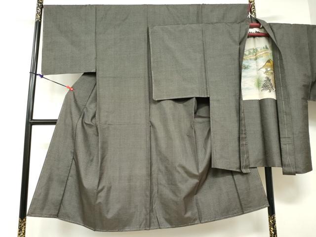 ■■■　サイズ　■■■ 【着物】 身丈 140cm（肩から） 裄丈 68cm 袖丈 49.5cm　縫込み 4cm 袖幅 35cm 前幅 24.5cm 後幅 30cm 着物縫いこみ 内揚げ 15cm 裄 お袖側 約2cm　身頃側 約3cm 【羽織】 身丈 90.5cm（肩から） 裄丈 68cm 袖丈 49.5cm　縫込み 4cm 袖幅 35cm 前幅 19.5cm 後幅 30.5cm 裄 お袖側 約2cm　身頃側 約0cm ■■■　商品詳細　■■■ 【正絹・未使用】 状態は特に目立ったシミ汚れなどもなく大変良い状態です。 大変上質な逸品になります。 お安く出品致しますので、是非この機会にいかがでしょうか？ ■■■　注意事項　■■■ ■モニター発色の具合により色合いが異なる場合がございます。 ■寸法は多少の誤差が生じる場合がございますのでご了承ください。 ■縫込みの長さが左右非対称の場合は短い部分を記載しております。 左右非対称であってもご返品・お値引き等の保証は出来かねますので、ご了承の上ご購入をお願い致します。 ■シミ等のチェックには注意を払っておりますが、見落としがある場合もございますし、個人の見解も様々ですので神経質な方のご購入はお控えください。 ■箪笥に入っておりました着物や帯なので畳みシワや匂いがあるものもございます。 ■お休みは基本的に土日祝となりますが、その他臨時でお休みする場合がございますのでご了承ください。 ■商品の発送は平日のみの発送となります。 ■夜間と土曜、日曜日はお問い合わせの回答が遅れる場合がございます。 ■当店では、お直し、紋入れ、お手入れ等は承っておりません。 ■生地の状態（ヤケ、経年劣化等）によってはサイズ直しが出来ない場合がございます。 その点もどうかご了承のうえ、ご購入をお願いいたします。 ■弊社で取り扱う商品は一点ものにつき、時期や在庫状況に応じて金額が変更となる場合がございます。 ■検針は行っておりません。予めご了承いただきますようお願いいたします。 ■【洗える着物】と記載のある商品におきましては、商品お届け後に洗濯を行ってしまってからのご返品にはご対応しかねます。 念の為、専門店でのお手入れをお願いいたします。 ■着物のサイズ目安は下記を参考ください↓ ＜女性着物＞　お端折り次第で＋5cm　−1cmが着用可能サイズ 　例）身丈170cmの場合、身長160cm〜175cm ＜男性着物＞　身丈＋約25cm〜27cm程が適応身長 　例）身丈155cmの場合、身長180〜182cm