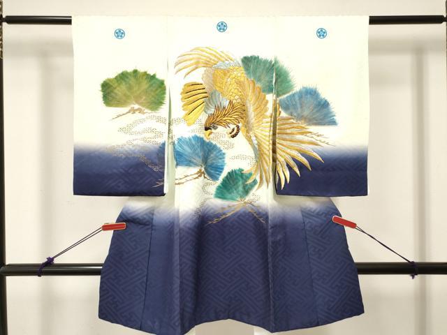 ■■■　サイズ　■■■ 【着物】 身丈 96cm（肩から） 裄丈 45cm 袖丈 56.5cm ■■■　商品詳細　■■■ 産着【化繊・五つ紋】 状態は接写画像のように表地所々・紐部分に薄い汚れがございます。 ぜひお手入れをされてお召しになられてはいかがでしょうか。 お安く出品致しますので、是非この機会にいかがでしょうか？ ※ご自身で洗濯された場合の保証はできかねます。専門店にご相談ください。 ■■■　注意事項　■■■ ■モニター発色の具合により色合いが異なる場合がございます。 ■寸法は多少の誤差が生じる場合がございますのでご了承ください。 ■縫込みの長さが左右非対称の場合は短い部分を記載しております。 左右非対称であってもご返品・お値引き等の保証は出来かねますので、ご了承の上ご購入をお願い致します。 ■シミ等のチェックには注意を払っておりますが、見落としがある場合もございますし、個人の見解も様々ですので神経質な方のご購入はお控えください。 ■箪笥に入っておりました着物や帯なので畳みシワや匂いがあるものもございます。 ■お休みは基本的に土日祝となりますが、その他臨時でお休みする場合がございますのでご了承ください。 ■商品の発送は平日のみの発送となります。 ■夜間と土曜、日曜日はお問い合わせの回答が遅れる場合がございます。 ■当店では、お直し、紋入れ、お手入れ等は承っておりません。 ■生地の状態（ヤケ、経年劣化等）によってはサイズ直しが出来ない場合がございます。 その点もどうかご了承のうえ、ご購入をお願いいたします。 ■弊社で取り扱う商品は一点ものにつき、時期や在庫状況に応じて金額が変更となる場合がございます。 ■検針は行っておりません。予めご了承いただきますようお願いいたします。 ■【洗える着物】と記載のある商品におきましては、商品お届け後に洗濯を行ってしまってからのご返品にはご対応しかねます。 念の為、専門店でのお手入れをお願いいたします。 ■着物のサイズ目安は下記を参考ください↓ ＜女性着物＞　お端折り次第で＋5cm　−1cmが着用可能サイズ 　例）身丈170cmの場合、身長160cm〜175cm ＜男性着物＞　身丈＋約25cm〜27cm程が適応身長 　例）身丈155cmの場合、身長180〜182cm