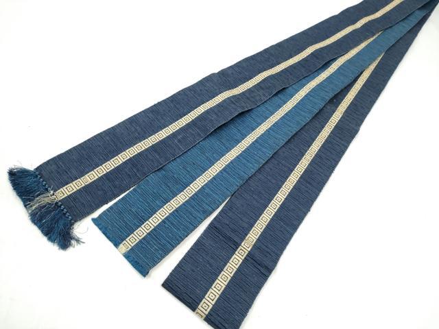 ■■■　サイズ　■■■ 長さ 388cm 幅 9cm程 ■■■　商品詳細　■■■ 【正絹】 状態は接写画像のように表地所々・裏面に汚れがございます。 大変上質な逸品になりますのでぜひお手入れをされてお召しになられてはいかがでしょうか。 お安く出品致しますので、是非この機会にいかがでしょうか？ ■■■　注意事項　■■■ ■モニター発色の具合により色合いが異なる場合がございます。 ■寸法は多少の誤差が生じる場合がございますのでご了承ください。 ■縫込みの長さが左右非対称の場合は短い部分を記載しております。 左右非対称であってもご返品・お値引き等の保証は出来かねますので、ご了承の上ご購入をお願い致します。 ■シミ等のチェックには注意を払っておりますが、見落としがある場合もございますし、個人の見解も様々ですので神経質な方のご購入はお控えください。 ■汚れやシミの種類につきましては、専門ではない為、正確な判別が難しく商品説明では種類を特定せず、汚れやシミと記載させております。 恐れ入りますが、ご了承くださいますようお願い申し上げます。 ■箪笥に入っておりました着物や帯なので畳みシワや匂いがあるものもございます。 ■お休みは基本的に土日祝となりますが、その他臨時でお休みする場合がございますのでご了承ください。 ■商品の発送は平日のみの発送となります。 ■夜間と土曜、日曜日はお問い合わせの回答が遅れる場合がございます。 ■当店では、お直し、紋入れ、お手入れ等は承っておりません。 ■生地の状態（ヤケ、経年劣化等）によってはサイズ直しが出来ない場合がございます。 その点もどうかご了承のうえ、ご購入をお願いいたします。 ■弊社で取り扱う商品は一点ものにつき、時期や在庫状況に応じて金額が変更となる場合がございます。 ■検針は行っておりません。予めご了承いただきますようお願いいたします。 ■【洗える着物】と記載のある商品におきましては、商品お届け後に洗濯を行ってしまってからのご返品にはご対応しかねます。 念の為、専門店でのお手入れをお願いいたします。 ■写真に写っている物が全てになります。それ以外の付属品はございませんのでご了承ください。 ■状態に関する写真につきましては、掲載可能な写真枚数に限りがあるため、各箇所につき1枚参考画像を掲載しております。 ■着物のサイズ目安は下記を参考ください↓ ＜女性着物＞　お端折り次第で＋5cm　−1cmが着用可能サイズ 　例）身丈170cmの場合、身長160cm〜175cm ＜男性着物＞　身丈＋約25cm〜27cm程が適応身長 　例）身丈155cmの場合、身長180〜182cm