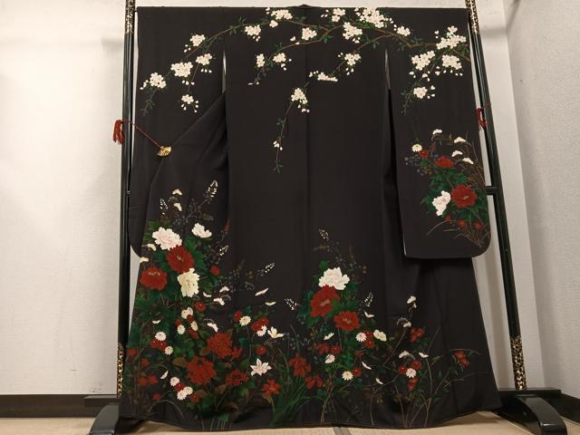 平和屋着物●豪華振袖　刺繍　草花文　黒紅色　金彩　鬼しぼ縮緬　正絹　逸品　AABH3069ph