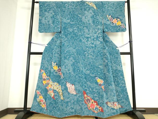 ■■■　サイズ　■■■ 身丈 156cm（肩から） 裄丈 64.5cm 袖丈 48cm　縫込み 5.5cm 袖幅 32.5cm 前幅 24.5cm 後幅 30cm 着物縫いこみ 内揚げ 5cm 裄 お袖側 約2.5cm　身頃側 約2cm ■■■　商品詳細　■■■ 【正絹】 状態は特に目立ったシミ汚れなどもなく大変良い状態です。 大変上質な逸品になります。 お安く出品致しますので、是非この機会にいかがでしょうか？ ■■■　注意事項　■■■ ■モニター発色の具合により色合いが異なる場合がございます。 ■寸法は多少の誤差が生じる場合がございますのでご了承ください。 ■縫込みの長さが左右非対称の場合は短い部分を記載しております。 左右非対称であってもご返品・お値引き等の保証は出来かねますので、ご了承の上ご購入をお願い致します。 ■シミ等のチェックには注意を払っておりますが、見落としがある場合もございますし、個人の見解も様々ですので神経質な方のご購入はお控えください。 ■箪笥に入っておりました着物や帯なので畳みシワや匂いがあるものもございます。 ■お休みは基本的に土日祝となりますが、その他臨時でお休みする場合がございますのでご了承ください。 ■商品の発送は平日のみの発送となります。 ■夜間と土曜、日曜日はお問い合わせの回答が遅れる場合がございます。 ■当店では、お直し、紋入れ、お手入れ等は承っておりません。 ■生地の状態（ヤケ、経年劣化等）によってはサイズ直しが出来ない場合がございます。 その点もどうかご了承のうえ、ご購入をお願いいたします。 ■弊社で取り扱う商品は一点ものにつき、時期や在庫状況に応じて金額が変更となる場合がございます。 ■検針は行っておりません。予めご了承いただきますようお願いいたします。 ■【洗える着物】と記載のある商品におきましては、商品お届け後に洗濯を行ってしまってからのご返品にはご対応しかねます。 念の為、専門店でのお手入れをお願いいたします。 ■着物のサイズ目安は下記を参考ください↓ ＜女性着物＞　お端折り次第で＋5cm　−1cmが着用可能サイズ 　例）身丈170cmの場合、身長160cm〜175cm ＜男性着物＞　身丈＋約25cm〜27cm程が適応身長 　例）身丈155cmの場合、身長180〜182cm