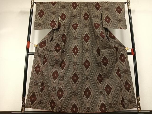 平和屋の平和屋着物●本場大島紬　龍郷絣　正絹　逸品　AABI1415fy｜アングル2