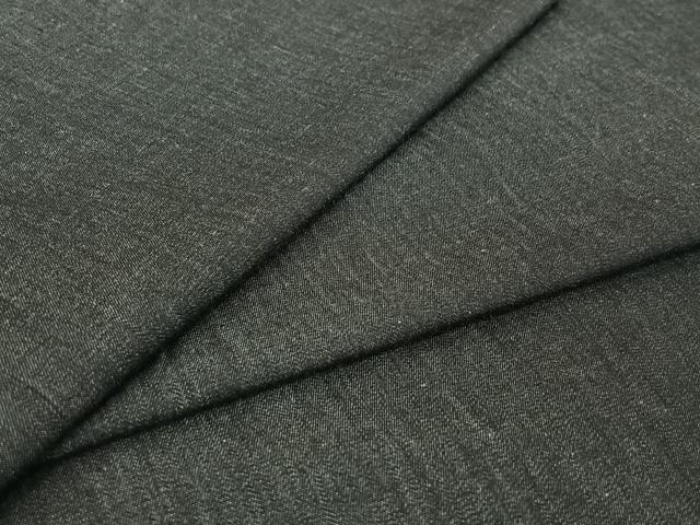 ■■■　サイズ　■■■ 身丈 158cm（肩から） 裄丈 69cm 袖丈 47cm　縫込み 2cm 袖幅 35cm 前幅 27cm 後幅 30cm 着物縫いこみ 内揚げ 0cm 裄 お袖側 約1cm　身頃側 約1cm ■■■　商品詳細　■■■ 【綿】 状態は特に目立ったシミ汚れなどもなく大変良い状態です。 大変上質な逸品になります。 お安く出品致しますので、是非この機会にいかがでしょうか？ ■■■　注意事項　■■■ ■モニター発色の具合により色合いが異なる場合がございます。 ■寸法は多少の誤差が生じる場合がございますのでご了承ください。 ■縫込みの長さが左右非対称の場合は短い部分を記載しております。 左右非対称であってもご返品・お値引き等の保証は出来かねますので、ご了承の上ご購入をお願い致します。 ■シミ等のチェックには注意を払っておりますが、見落としがある場合もございますし、個人の見解も様々ですので神経質な方のご購入はお控えください。 ■箪笥に入っておりました着物や帯なので畳みシワや匂いがあるものもございます。 ■お休みは基本的に土日祝となりますが、その他臨時でお休みする場合がございますのでご了承ください。 ■商品の発送は平日のみの発送となります。 ■夜間と土曜、日曜日はお問い合わせの回答が遅れる場合がございます。 ■当店では、お直し、紋入れ、お手入れ等は承っておりません。 ■生地の状態（ヤケ、経年劣化等）によってはサイズ直しが出来ない場合がございます。 その点もどうかご了承のうえ、ご購入をお願いいたします。 ■弊社で取り扱う商品は一点ものにつき、時期や在庫状況に応じて金額が変更となる場合がございます。 ■検針は行っておりません。予めご了承いただきますようお願いいたします。 ■【洗える着物】と記載のある商品におきましては、商品お届け後に洗濯を行ってしまってからのご返品にはご対応しかねます。 念の為、専門店でのお手入れをお願いいたします。 ■写真に写っている物が全てになります。それ以外の付属品はございませんのでご了承ください。 ■着物のサイズ目安は下記を参考ください↓ ＜女性着物＞　お端折り次第で＋5cm　−1cmが着用可能サイズ 　例）身丈170cmの場合、身長160cm〜175cm ＜男性着物＞　身丈＋約25cm〜27cm程が適応身長 　例）身丈155cmの場合、身長180〜182cm