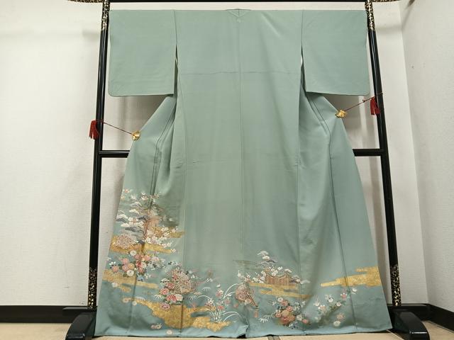■■■　サイズ　■■■ 身丈 166.5cm（肩から） 裄丈 68cm 袖丈 47.5cm　縫込み 6cm 袖幅 33.5cm 前幅 23.5cm 後幅 30cm 着物縫いこみ 内揚げ 3cm 裄 お袖側 約2cm　身頃側 約1cm ■■■　商品詳細　■■■ 【正絹・一つ紋】 状態は接写画像のように衿山に薄い汚れがございますが その他特に目立ったシミ汚れなどもなく大変良い状態です。 大変上質な逸品になります。 お安く出品致しますので、是非この機会にいかがでしょうか？ ■■■　注意事項　■■■ ■モニター発色の具合により色合いが異なる場合がございます。 ■寸法は多少の誤差が生じる場合がございますのでご了承ください。 ■縫込みの長さが左右非対称の場合は短い部分を記載しております。 左右非対称であってもご返品・お値引き等の保証は出来かねますので、ご了承の上ご購入をお願い致します。 ■シミ等のチェックには注意を払っておりますが、見落としがある場合もございますし、個人の見解も様々ですので神経質な方のご購入はお控えください。 ■箪笥に入っておりました着物や帯なので畳みシワや匂いがあるものもございます。 ■お休みは基本的に土日祝となりますが、その他臨時でお休みする場合がございますのでご了承ください。 ■商品の発送は平日のみの発送となります。 ■夜間と土曜、日曜日はお問い合わせの回答が遅れる場合がございます。 ■当店では、お直し、紋入れ、お手入れ等は承っておりません。 ■生地の状態（ヤケ、経年劣化等）によってはサイズ直しが出来ない場合がございます。 その点もどうかご了承のうえ、ご購入をお願いいたします。 ■弊社で取り扱う商品は一点ものにつき、時期や在庫状況に応じて金額が変更となる場合がございます。 ■検針は行っておりません。予めご了承いただきますようお願いいたします。 ■【洗える着物】と記載のある商品におきましては、商品お届け後に洗濯を行ってしまってからのご返品にはご対応しかねます。 念の為、専門店でのお手入れをお願いいたします。 ■写真に写っている物が全てになります。それ以外の付属品はございませんのでご了承ください。 ■着物のサイズ目安は下記を参考ください↓ ＜女性着物＞　お端折り次第で＋5cm　−1cmが着用可能サイズ 　例）身丈170cmの場合、身長160cm〜175cm ＜男性着物＞　身丈＋約25cm〜27cm程が適応身長 　例）身丈155cmの場合、身長180〜182cm