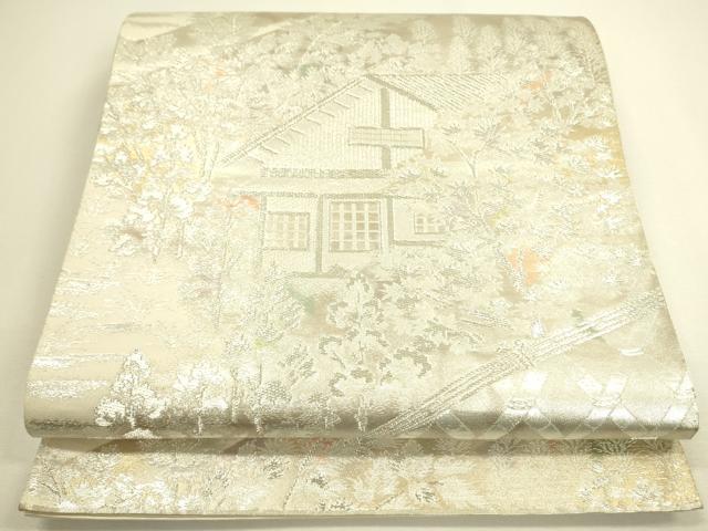 ■■■　サイズ　■■■ 長さ 432cm 幅 30.5cm程 ■■■　商品詳細　■■■ 【正絹】 詳細に関しましては、画像をご確認ください。 大変上質な逸品になります。 お安く出品致しますので、是非この機会にいかがでしょうか？ ※汚れ等に関しましては、着用時には見えない部分になるかと思いますのであまり気にならずお召になれるかと思います。 ■■■　注意事項　■■■ ■モニター発色の具合により色合いが異なる場合がございます。 ■寸法は多少の誤差が生じる場合がございますのでご了承ください。 ■縫込みの長さが左右非対称の場合は短い部分を記載しております。 左右非対称であってもご返品・お値引き等の保証は出来かねますので、ご了承の上ご購入をお願い致します。 ■シミ等のチェックには注意を払っておりますが、見落としがある場合もございますし、個人の見解も様々ですので神経質な方のご購入はお控えください。 ■箪笥に入っておりました着物や帯なので畳みシワや匂いがあるものもございます。 ■お休みは基本的に土日祝となりますが、その他臨時でお休みする場合がございますのでご了承ください。 ■商品の発送は平日のみの発送となります。 ■夜間と土曜、日曜日はお問い合わせの回答が遅れる場合がございます。 ■当店では、お直し、紋入れ、お手入れ等は承っておりません。 ■生地の状態（ヤケ、経年劣化等）によってはサイズ直しが出来ない場合がございます。 その点もどうかご了承のうえ、ご購入をお願いいたします。 ■弊社で取り扱う商品は一点ものにつき、時期や在庫状況に応じて金額が変更となる場合がございます。 ■検針は行っておりません。予めご了承いただきますようお願いいたします。 ■【洗える着物】と記載のある商品におきましては、商品お届け後に洗濯を行ってしまってからのご返品にはご対応しかねます。 念の為、専門店でのお手入れをお願いいたします。 ■写真に写っている物が全てになります。それ以外の付属品はございませんのでご了承ください。 ■着物のサイズ目安は下記を参考ください↓ ＜女性着物＞　お端折り次第で＋5cm　−1cmが着用可能サイズ 　例）身丈170cmの場合、身長160cm〜175cm ＜男性着物＞　身丈＋約25cm〜27cm程が適応身長 　例）身丈155cmの場合、身長180〜182cm