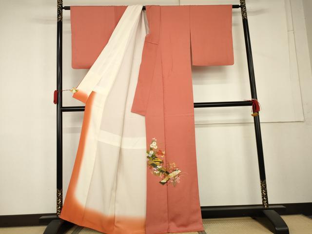 平和屋の平和屋着物●訪問着　総刺繍　駒刺繍　草花文　正絹　逸品　AABL1193cs｜アングル2