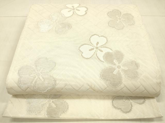 ■■■　サイズ　■■■ 長さ 430cm 幅 30cm程 ■■■　商品詳細　■■■ 【化繊・芯なし】 状態は接写画像のように 太鼓下部・太鼓・前柄・柄止まり・裏地に薄い汚れがございますが その他特に目立ったシミ汚れなどもなく大変良い状態です。 お安く出品致しますので、是非この機会にいかがでしょうか？ ■■■　注意事項　■■■ ■モニター発色の具合により色合いが異なる場合がございます。 ■寸法は多少の誤差が生じる場合がございますのでご了承ください。 ■縫込みの長さが左右非対称の場合は短い部分を記載しております。 左右非対称であってもご返品・お値引き等の保証は出来かねますので、ご了承の上ご購入をお願い致します。 ■シミ等のチェックには注意を払っておりますが、見落としがある場合もございますし、個人の見解も様々ですので神経質な方のご購入はお控えください。 ■箪笥に入っておりました着物や帯なので畳みシワや匂いがあるものもございます。 ■お休みは基本的に土日祝となりますが、その他臨時でお休みする場合がございますのでご了承ください。 ■商品の発送は平日のみの発送となります。 ■夜間と土曜、日曜日はお問い合わせの回答が遅れる場合がございます。 ■当店では、お直し、紋入れ、お手入れ等は承っておりません。 ■生地の状態（ヤケ、経年劣化等）によってはサイズ直しが出来ない場合がございます。 その点もどうかご了承のうえ、ご購入をお願いいたします。 ■弊社で取り扱う商品は一点ものにつき、時期や在庫状況に応じて金額が変更となる場合がございます。 ■検針は行っておりません。予めご了承いただきますようお願いいたします。 ■【洗える着物】と記載のある商品におきましては、商品お届け後に洗濯を行ってしまってからのご返品にはご対応しかねます。 念の為、専門店でのお手入れをお願いいたします。 ■写真に写っている物が全てになります。それ以外の付属品はございませんのでご了承ください。 ■着物のサイズ目安は下記を参考ください↓ ＜女性着物＞　お端折り次第で＋5cm　−1cmが着用可能サイズ 　例）身丈170cmの場合、身長160cm〜175cm ＜男性着物＞　身丈＋約25cm〜27cm程が適応身長 　例）身丈155cmの場合、身長180〜182cm