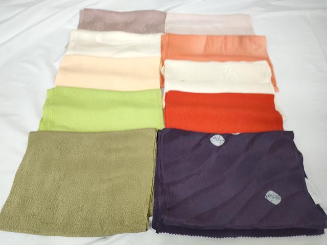 ■■■　商品詳細　■■■ 【正絹】 状態は特に目立ったシミ汚れなどもなく大変良い状態です。 大変上質な極上の逸品になります。 お安く出品致しますので、 ■■■　注意事項　■■■ ■モニター発色の具合により色合いが異なる場合がございます。 ■寸法は多少の誤差が生じる場合がございますのでご了承ください。 ■縫込みの長さが左右非対称の場合は短い部分を記載しております。 左右非対称であってもご返品・お値引き等の保証は出来かねますので、ご了承の上ご購入をお願い致します。 ■シミ等のチェックには注意を払っておりますが、見落としがある場合もございますし、個人の見解も様々ですので神経質な方のご購入はお控えください。 ■箪笥に入っておりました着物や帯なので畳みシワや匂いがあるものもございます。 ■お休みは基本的に土日祝となりますが、その他臨時でお休みする場合がございますのでご了承ください。 ■商品の発送は平日のみの発送となります。 ■夜間と土曜、日曜日はお問い合わせの回答が遅れる場合がございます。 ■当店では、お直し、紋入れ、お手入れ等は承っておりません。 ■生地の状態（ヤケ、経年劣化等）によってはサイズ直しが出来ない場合がございます。 その点もどうかご了承のうえ、ご購入をお願いいたします。 ■弊社で取り扱う商品は一点ものにつき、時期や在庫状況に応じて金額が変更となる場合がございます。 ■検針は行っておりません。予めご了承いただきますようお願いいたします。 ■【洗える着物】と記載のある商品におきましては、商品お届け後に洗濯を行ってしまってからのご返品にはご対応しかねます。 念の為、専門店でのお手入れをお願いいたします。 ■着物のサイズ目安は下記を参考ください↓ ＜女性着物＞　お端折り次第で＋5cm　−1cmが着用可能サイズ 　例）身丈170cmの場合、身長160cm〜175cm ＜男性着物＞　身丈＋約25cm〜27cm程が適応身長 　例）身丈155cmの場合、身長180〜182cm