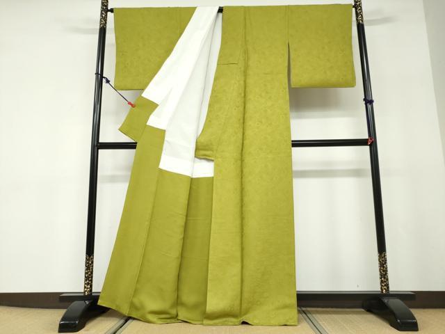 平和屋の平和屋着物●上質な色無地　舞花地紋　菜種油色　正絹　逸品　DABD9896ud｜アングル3