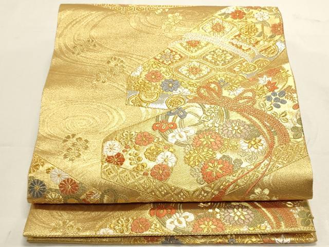 ■■■　サイズ　■■■ 長さ 432cm 幅 30cm程 ■■■　商品詳細　■■■ 【正絹・芯なし】 詳細に関しましては、画像をご確認ください。 大変上質な逸品になります。 お安く出品致しますので、是非この機会にいかがでしょうか？ ■■■　注意事項　■■■ ■モニター発色の具合により色合いが異なる場合がございます。 ■寸法は多少の誤差が生じる場合がございますのでご了承ください。 ■縫込みの長さが左右非対称の場合は短い部分を記載しております。 左右非対称であってもご返品・お値引き等の保証は出来かねますので、ご了承の上ご購入をお願い致します。 ■シミ等のチェックには注意を払っておりますが、見落としがある場合もございますし、個人の見解も様々ですので神経質な方のご購入はお控えください。 ■箪笥に入っておりました着物や帯なので畳みシワや匂いがあるものもございます。 ■お休みは基本的に土日祝となりますが、その他臨時でお休みする場合がございますのでご了承ください。 ■商品の発送は平日のみの発送となります。 ■夜間と土曜、日曜日はお問い合わせの回答が遅れる場合がございます。 ■当店では、お直し、紋入れ、お手入れ等は承っておりません。 ■生地の状態（ヤケ、経年劣化等）によってはサイズ直しが出来ない場合がございます。 その点もどうかご了承のうえ、ご購入をお願いいたします。 ■弊社で取り扱う商品は一点ものにつき、時期や在庫状況に応じて金額が変更となる場合がございます。 ■検針は行っておりません。予めご了承いただきますようお願いいたします。 ■【洗える着物】と記載のある商品におきましては、商品お届け後に洗濯を行ってしまってからのご返品にはご対応しかねます。 念の為、専門店でのお手入れをお願いいたします。 ■写真に写っている物が全てになります。それ以外の付属品はございませんのでご了承ください。 ■着物のサイズ目安は下記を参考ください↓ ＜女性着物＞　お端折り次第で＋5cm　−1cmが着用可能サイズ 　例）身丈170cmの場合、身長160cm〜175cm ＜男性着物＞　身丈＋約25cm〜27cm程が適応身長 　例）身丈155cmの場合、身長180〜182cm