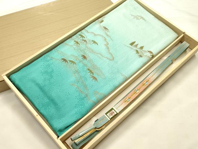 ■■■　商品詳細　■■■ 【未使用】 状態は特に目立ったシミ汚れなどもなく大変良い状態です。 大変上質な逸品になります。 お安く出品致しますので、是非この機会にいかがでしょうか？ 帯締め長さ　約148cm ■■■　注意事項　■■■ ■モニター発色の具合により色合いが異なる場合がございます。 ■寸法は多少の誤差が生じる場合がございますのでご了承ください。 ■縫込みの長さが左右非対称の場合は短い部分を記載しております。 左右非対称であってもご返品・お値引き等の保証は出来かねますので、ご了承の上ご購入をお願い致します。 ■シミ等のチェックには注意を払っておりますが、見落としがある場合もございますし、個人の見解も様々ですので神経質な方のご購入はお控えください。 ■箪笥に入っておりました着物や帯なので畳みシワや匂いがあるものもございます。 ■お休みは基本的に土日祝となりますが、その他臨時でお休みする場合がございますのでご了承ください。 ■商品の発送は平日のみの発送となります。 ■夜間と土曜、日曜日はお問い合わせの回答が遅れる場合がございます。 ■当店では、お直し、紋入れ、お手入れ等は承っておりません。 ■生地の状態（ヤケ、経年劣化等）によってはサイズ直しが出来ない場合がございます。 その点もどうかご了承のうえ、ご購入をお願いいたします。 ■弊社で取り扱う商品は一点ものにつき、時期や在庫状況に応じて金額が変更となる場合がございます。 ■検針は行っておりません。予めご了承いただきますようお願いいたします。 ■【洗える着物】と記載のある商品におきましては、商品お届け後に洗濯を行ってしまってからのご返品にはご対応しかねます。 念の為、専門店でのお手入れをお願いいたします。 ■写真に写っている物が全てになります。それ以外の付属品はございませんのでご了承ください。 ■着物のサイズ目安は下記を参考ください↓ ＜女性着物＞　お端折り次第で＋5cm　−1cmが着用可能サイズ 　例）身丈170cmの場合、身長160cm〜175cm ＜男性着物＞　身丈＋約25cm〜27cm程が適応身長 　例）身丈155cmの場合、身長180〜182cm