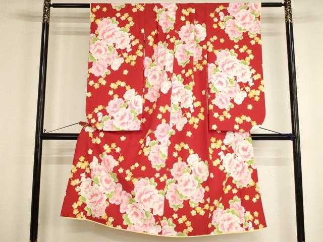 ■■■　サイズ　■■■ 【祝着】 身丈 130.5cm（肩から） 裄丈 48.5cm（肩上げ　2.5cm） 袖丈 75.5cm　縫込み 2.5cm 袖幅 31cm 前幅 19.5cm 後幅 23.5cm 着物縫いこみ 内揚げ 0cm （腰上げ　0cm） 裄 お袖側 約1.5cm　身頃側 約1cm ■■■　商品詳細　■■■ 着物【化繊】の状態は特に目立ったシミ汚れなどもなく大変良い状態です。 お安く出品致しますので、是非この機会にいかがでしょうか？ ■■■　注意事項　■■■ ■モニター発色の具合により色合いが異なる場合がございます。 ■寸法は多少の誤差が生じる場合がございますのでご了承ください。 ■縫込みの長さが左右非対称の場合は短い部分を記載しております。 左右非対称であってもご返品・お値引き等の保証は出来かねますので、ご了承の上ご購入をお願い致します。 ■シミ等のチェックには注意を払っておりますが、見落としがある場合もございますし、個人の見解も様々ですので神経質な方のご購入はお控えください。 ■箪笥に入っておりました着物や帯なので畳みシワや匂いがあるものもございます。 ■お休みは基本的に土日祝となりますが、その他臨時でお休みする場合がございますのでご了承ください。 ■商品の発送は平日のみの発送となります。 ■夜間と土曜、日曜日はお問い合わせの回答が遅れる場合がございます。 ■当店では、お直し、紋入れ、お手入れ等は承っておりません。 ■生地の状態（ヤケ、経年劣化等）によってはサイズ直しが出来ない場合がございます。 その点もどうかご了承のうえ、ご購入をお願いいたします。 ■弊社で取り扱う商品は一点ものにつき、時期や在庫状況に応じて金額が変更となる場合がございます。 ■検針は行っておりません。予めご了承いただきますようお願いいたします。 ■【洗える着物】と記載のある商品におきましては、商品お届け後に洗濯を行ってしまってからのご返品にはご対応しかねます。 念の為、専門店でのお手入れをお願いいたします。 ■写真に写っている物が全てになります。それ以外の付属品はございませんのでご了承ください。 ■着物のサイズ目安は下記を参考ください↓ ＜女性着物＞　お端折り次第で＋5cm　－1cmが着用可能サイズ 　例）身丈170cmの場合、身長160cm～175cm ＜男性着物＞　身丈＋約25cm～27cm程が適応身長 　例）身丈155cmの場合、身長180～182cm