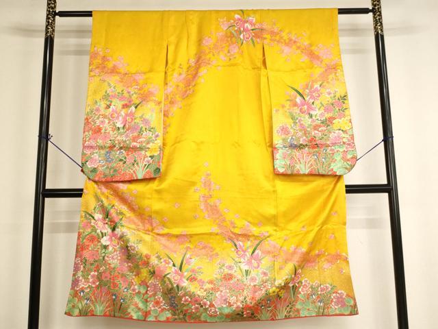 ■■■　サイズ　■■■ 【祝着】 身丈 134cm（肩から） 裄丈 51cm（肩上げ　2cm） 袖丈 74cm　縫込み 3cm 袖幅 32cm 前幅 18.5cm 後幅 23.5cm 着物縫いこみ 内揚げ 0cm （腰上げ　0cm） 裄 お袖側 約1.5cm　身頃側 約2cm ■■■　商品詳細　■■■ 着物【化繊】の状態は接写画像のように上前おくみ・後身頃・両袖・衿・八掛・下前に汚れがございますが その他特に目立ったシミ汚れなどもなく大変良い状態です。 お安く出品致しますので、是非この機会にいかがでしょうか？ ■■■　注意事項　■■■ ■モニター発色の具合により色合いが異なる場合がございます。 ■寸法は多少の誤差が生じる場合がございますのでご了承ください。 ■縫込みの長さが左右非対称の場合は短い部分を記載しております。 左右非対称であってもご返品・お値引き等の保証は出来かねますので、ご了承の上ご購入をお願い致します。 ■シミ等のチェックには注意を払っておりますが、見落としがある場合もございますし、個人の見解も様々ですので神経質な方のご購入はお控えください。 ■箪笥に入っておりました着物や帯なので畳みシワや匂いがあるものもございます。 ■お休みは基本的に土日祝となりますが、その他臨時でお休みする場合がございますのでご了承ください。 ■商品の発送は平日のみの発送となります。 ■夜間と土曜、日曜日はお問い合わせの回答が遅れる場合がございます。 ■当店では、お直し、紋入れ、お手入れ等は承っておりません。 ■生地の状態（ヤケ、経年劣化等）によってはサイズ直しが出来ない場合がございます。 その点もどうかご了承のうえ、ご購入をお願いいたします。 ■弊社で取り扱う商品は一点ものにつき、時期や在庫状況に応じて金額が変更となる場合がございます。 ■検針は行っておりません。予めご了承いただきますようお願いいたします。 ■【洗える着物】と記載のある商品におきましては、商品お届け後に洗濯を行ってしまってからのご返品にはご対応しかねます。 念の為、専門店でのお手入れをお願いいたします。 ■写真に写っている物が全てになります。それ以外の付属品はございませんのでご了承ください。 ■着物のサイズ目安は下記を参考ください↓ ＜女性着物＞　お端折り次第で＋5cm　－1cmが着用可能サイズ 　例）身丈170cmの場合、身長160cm～175cm ＜男性着物＞　身丈＋約25cm～27cm程が適応身長 　例）身丈155cmの場合、身長180～182cm