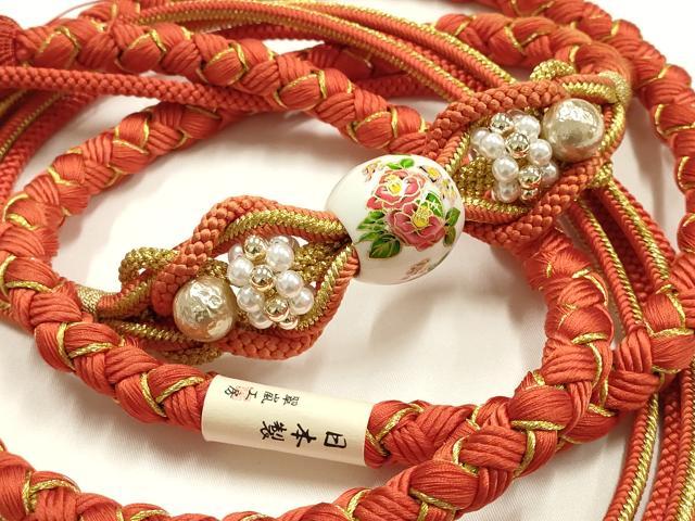 ■■■　サイズ　■■■ 長さ　約160cm（房を除く） ■■■　商品詳細　■■■ 【正絹・未使用】 状態は参考画像のように糸よれ・糸飛び出し、色褪せがございます。 大変上質な逸品になります。 お安く出品致しますので、是非この機会にいかがでしょうか？ ■■■　注意事項　■■■ ■モニター発色の具合により色合いが異なる場合がございます。 ■寸法は多少の誤差が生じる場合がございますのでご了承ください。 ■縫込みの長さが左右非対称の場合は短い部分を記載しております。 左右非対称であってもご返品・お値引き等の保証は出来かねますので、ご了承の上ご購入をお願い致します。 ■シミ等のチェックには注意を払っておりますが、見落としがある場合もございますし、個人の見解も様々ですので神経質な方のご購入はお控えください。 ■箪笥に入っておりました着物や帯なので畳みシワや匂いがあるものもございます。 ■お休みは基本的に土日祝となりますが、その他臨時でお休みする場合がございますのでご了承ください。 ■商品の発送は平日のみの発送となります。 ■夜間と土曜、日曜日はお問い合わせの回答が遅れる場合がございます。 ■当店では、お直し、紋入れ、お手入れ等は承っておりません。 ■生地の状態（ヤケ、経年劣化等）によってはサイズ直しが出来ない場合がございます。 その点もどうかご了承のうえ、ご購入をお願いいたします。 ■弊社で取り扱う商品は一点ものにつき、時期や在庫状況に応じて金額が変更となる場合がございます。 ■検針は行っておりません。予めご了承いただきますようお願いいたします。 ■【洗える着物】と記載のある商品におきましては、商品お届け後に洗濯を行ってしまってからのご返品にはご対応しかねます。 念の為、専門店でのお手入れをお願いいたします。 ■写真に写っている物が全てになります。それ以外の付属品はございませんのでご了承ください。 ■着物のサイズ目安は下記を参考ください↓ ＜女性着物＞　お端折り次第で＋5cm　－1cmが着用可能サイズ 　例）身丈170cmの場合、身長160cm～175cm ＜男性着物＞　身丈＋約25cm～27cm程が適応身長 　例）身丈155cmの場合、身長180～182cm