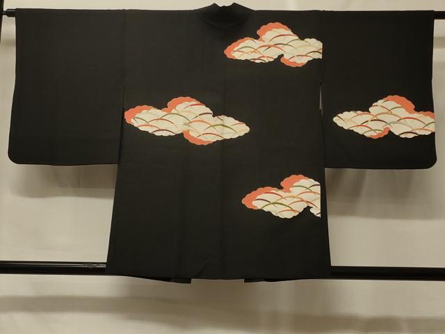 平和屋着物＃羽織　駒刺繍　雲重ね芝草文　黒地　金彩　正絹　逸品　CABF9044in