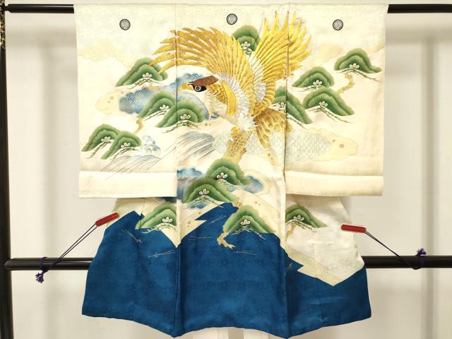 ■■■　サイズ　■■■ 【着物】 身丈 98cm（肩から） 裄丈 46cm 袖丈 59cm ■■■　商品詳細　■■■ 産着【着物：正絹・襦袢：化繊・五つ紋】 状態は接写画像のように両袖前後に薄い汚れ、 紐部分に糸ホツレがございますがその他特に目立ったシミ汚れなどもなく大変良い状態です。 大変上質な逸品になります。 お安く出品致しますので、是非この機会にいかがでしょうか？ ■■■　注意事項　■■■ ■モニター発色の具合により色合いが異なる場合がございます。 ■寸法は多少の誤差が生じる場合がございますのでご了承ください。 ■縫込みの長さが左右非対称の場合は短い部分を記載しております。 左右非対称であってもご返品・お値引き等の保証は出来かねますので、ご了承の上ご購入をお願い致します。 ■シミ等のチェックには注意を払っておりますが、見落としがある場合もございますし、個人の見解も様々ですので神経質な方のご購入はお控えください。 ■箪笥に入っておりました着物や帯なので畳みシワや匂いがあるものもございます。 ■お休みは基本的に土日祝となりますが、その他臨時でお休みする場合がございますのでご了承ください。 ■商品の発送は平日のみの発送となります。 ■夜間と土曜、日曜日はお問い合わせの回答が遅れる場合がございます。 ■当店では、お直し、紋入れ、お手入れ等は承っておりません。 ■生地の状態（ヤケ、経年劣化等）によってはサイズ直しが出来ない場合がございます。 その点もどうかご了承のうえ、ご購入をお願いいたします。 ■弊社で取り扱う商品は一点ものにつき、時期や在庫状況に応じて金額が変更となる場合がございます。 ■検針は行っておりません。予めご了承いただきますようお願いいたします。 ■【洗える着物】と記載のある商品におきましては、商品お届け後に洗濯を行ってしまってからのご返品にはご対応しかねます。 念の為、専門店でのお手入れをお願いいたします。 ■写真に写っている物が全てになります。それ以外の付属品はございませんのでご了承ください。 ■着物のサイズ目安は下記を参考ください↓ ＜女性着物＞　お端折り次第で＋5cm　－1cmが着用可能サイズ 　例）身丈170cmの場合、身長160cm～175cm ＜男性着物＞　身丈＋約25cm～27cm程が適応身長 　例）身丈155cmの場合、身長180～182cm