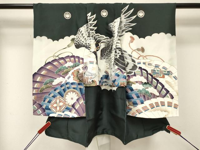 ■■■　サイズ　■■■ 【着物】 身丈 67.5cm（肩から） 裄丈 35.5cm 袖丈 56.5cm ※肩上げ約3.5cm、腰上げ約14.5cm上がっております。 ■■■　商品詳細　■■■ 産着【正絹】 状態は接写画像のように表地所々・裏地・紐部分に薄い汚れがございます。 大変上質な逸品になりますので ぜひお手入れをされてお召しになられてはいかがでしょうか。 お安く出品致しますので、是非この機会にいかがでしょうか？ ※襦袢の付属がございません。 ■■■　注意事項　■■■ ■モニター発色の具合により色合いが異なる場合がございます。 ■寸法は多少の誤差が生じる場合がございますのでご了承ください。 ■縫込みの長さが左右非対称の場合は短い部分を記載しております。 左右非対称であってもご返品・お値引き等の保証は出来かねますので、ご了承の上ご購入をお願い致します。 ■シミ等のチェックには注意を払っておりますが、見落としがある場合もございますし、個人の見解も様々ですので神経質な方のご購入はお控えください。 ■箪笥に入っておりました着物や帯なので畳みシワや匂いがあるものもございます。 ■お休みは基本的に土日祝となりますが、その他臨時でお休みする場合がございますのでご了承ください。 ■商品の発送は平日のみの発送となります。 ■夜間と土曜、日曜日はお問い合わせの回答が遅れる場合がございます。 ■当店では、お直し、紋入れ、お手入れ等は承っておりません。 ■生地の状態（ヤケ、経年劣化等）によってはサイズ直しが出来ない場合がございます。 その点もどうかご了承のうえ、ご購入をお願いいたします。 ■弊社で取り扱う商品は一点ものにつき、時期や在庫状況に応じて金額が変更となる場合がございます。 ■検針は行っておりません。予めご了承いただきますようお願いいたします。 ■【洗える着物】と記載のある商品におきましては、商品お届け後に洗濯を行ってしまってからのご返品にはご対応しかねます。 念の為、専門店でのお手入れをお願いいたします。 ■写真に写っている物が全てになります。それ以外の付属品はございませんのでご了承ください。 ■着物のサイズ目安は下記を参考ください↓ ＜女性着物＞　お端折り次第で＋5cm　－1cmが着用可能サイズ 　例）身丈170cmの場合、身長160cm～175cm ＜男性着物＞　身丈＋約25cm～27cm程が適応身長 　例）身丈155cmの場合、身長180～182cm