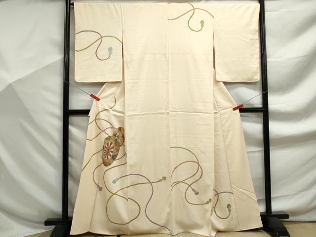 ■■■　サイズ　■■■ 身丈 163cm（肩から） 裄丈 66cm 袖丈 58cm　縫込み 2cm 袖幅 33cm 前幅 27cm 後幅 32cm 着物縫いこみ 内揚げ 2.5cm 裄 お袖側 約0cm　身頃側 約0cm ■■■　商品詳細　■■■ 【正絹】 状態は特に目立ったシミ汚れなどもなく大変良い状態です。 大変上質な逸品になります。 お安く出品致しますので、是非この機会にいかがでしょうか？ 