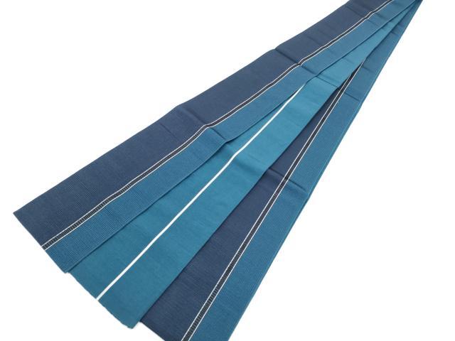■■■　サイズ　■■■ 長さ 384cm 幅 9.5cm程 ■■■　商品詳細　■■■ 【正絹】 状態は締めてはおりますが 特に目立ったシミ汚れなどもなく大変良い状態です。 本場筑前博多織は、福岡県福岡市博多区やその周辺で生産される絹織物です。 仏具のひとつである独鈷、華皿を基にした幾何学模様が織られています。 江戸時代に筑前藩主だった黒田長政が幕府への献上品にしたことから、博多献上、献上博多とも呼ばれます。 経糸が緯糸を包み込んで、表面には経糸だけ出て、横畝が際立って見える経畝織りという織りになっています。 30～60本の細い経糸を使うため、こしやはりがあり、地合が硬く、光沢感があります。 きちんと締まり、くずれにくい、締めやすい帯といわれています。 大変上質な逸品になります。 お安く出品致しますので、是非この機会にいかがでしょうか？ ■■■　注意事項　■■■ ■モニター発色の具合により色合いが異なる場合がございます。 ■寸法は多少の誤差が生じる場合がございますのでご了承ください。 ■縫込みの長さが左右非対称の場合は短い部分を記載しております。 左右非対称であってもご返品・お値引き等の保証は出来かねますので、ご了承の上ご購入をお願い致します。 ■シミ等のチェックには注意を払っておりますが、見落としがある場合もございますし、個人の見解も様々ですので神経質な方のご購入はお控えください。 ■箪笥に入っておりました着物や帯なので畳みシワや匂いがあるものもございます。 ■お休みは基本的に土日祝となりますが、その他臨時でお休みする場合がございますのでご了承ください。 ■商品の発送は平日のみの発送となります。 ■夜間と土曜、日曜日はお問い合わせの回答が遅れる場合がございます。 ■当店では、お直し、紋入れ、お手入れ等は承っておりません。 ■生地の状態（ヤケ、経年劣化等）によってはサイズ直しが出来ない場合がございます。 その点もどうかご了承のうえ、ご購入をお願いいたします。 ■弊社で取り扱う商品は一点ものにつき、時期や在庫状況に応じて金額が変更となる場合がございます。 ■検針は行っておりません。予めご了承いただきますようお願いいたします。 ■【洗える着物】と記載のある商品におきましては、商品お届け後に洗濯を行ってしまってからのご返品にはご対応しかねます。 念の為、専門店でのお手入れをお願いいたします。 ■写真に写っている物が全てになります。それ以外の付属品はございませんのでご了承ください。 ■状態に関する写真につきましては、掲載可能な写真枚数に限りがあるため、各箇所につき1枚参考画像を掲載しております。 ■着物のサイズ目安は下記を参考ください↓ ＜女性着物＞　お端折り次第で＋5cm　－1cmが着用可能サイズ 　例）身丈170cmの場合、身長160cm～175cm ＜男性着物＞　身丈＋約25cm～27cm程が適応身長 　例）身丈155cmの場合、身長180～182cm