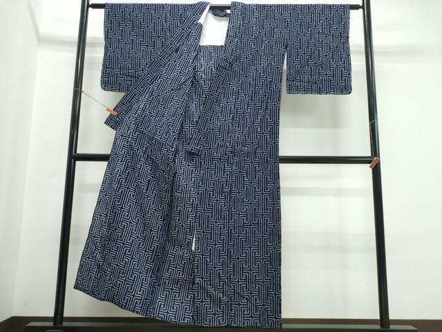 平和屋の平和屋着物∴夏物　浴衣　有松鳴海絞り　紗綾形文様　綿　逸品　未使用　CABJ0177ng｜アングル3