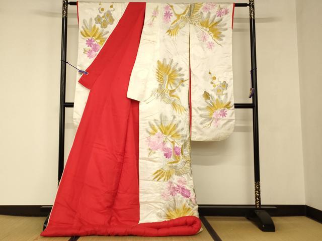 平和屋の平和屋本店●色打掛　和装　婚礼　結婚式　花嫁　神社挙式　総刺繍　飛鶴舞花松文　金銀糸　逸品　AABJ2750fw｜アングル2