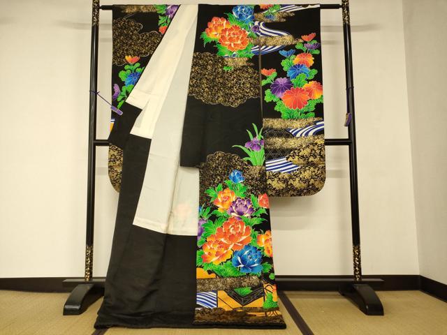 平和屋の平和屋本店●お引きずり・お引き摺り・引き振袖 和装 結婚式 舞妓 芸妓 芸者 衣装 駒刺繍 草花雲取り文 黒地 金彩 逸品 AABJ2756fw｜アングル2