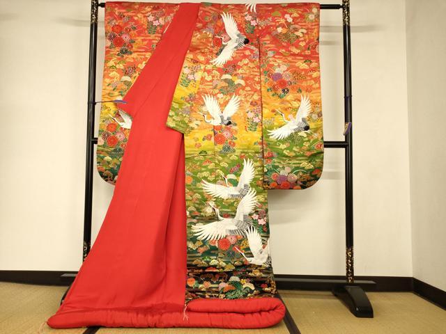 平和屋の平和屋本店●色打掛　和装　婚礼　結婚式　花嫁　神社挙式　唐織　飛鶴吉祥草花文　暈し染め　金銀糸　逸品　AABJ2773fw｜アングル2