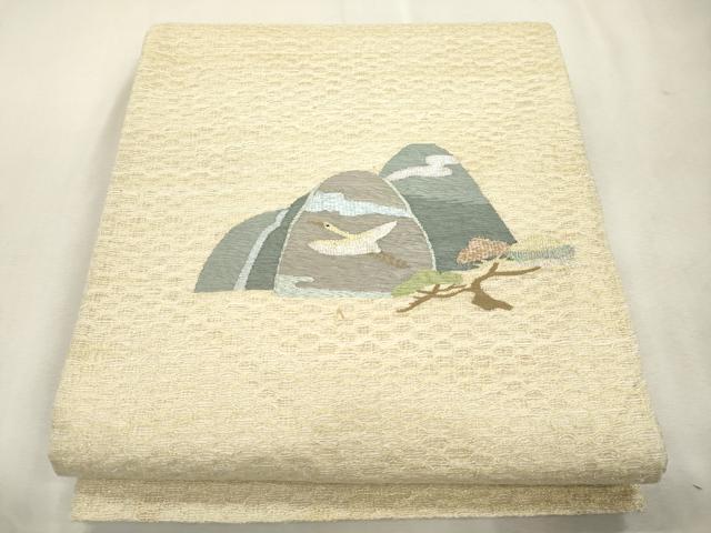 ■■■　サイズ　■■■ 長さ 442cm 幅 31cm程 ■■■　商品詳細　■■■ 【正絹】 状態は接写画像のように表地所々・裏地に薄い汚れがございます。 大変上質な逸品になりますのでぜひお手入れをされてお召しになられてはいかがでしょうか。 お安く出品致しますので、是非この機会にいかがでしょうか？ ■■■　注意事項　■■■ ■モニター発色の具合により色合いが異なる場合がございます。 ■寸法は多少の誤差が生じる場合がございますのでご了承ください。 ■縫込みの長さが左右非対称の場合は短い部分を記載しております。 左右非対称であってもご返品・お値引き等の保証は出来かねますので、ご了承の上ご購入をお願い致します。 ■シミ等のチェックには注意を払っておりますが、見落としがある場合もございますし、個人の見解も様々ですので神経質な方のご購入はお控えください。 ■箪笥に入っておりました着物や帯なので畳みシワや匂いがあるものもございます。 ■お休みは基本的に土日祝となりますが、その他臨時でお休みする場合がございますのでご了承ください。 ■商品の発送は平日のみの発送となります。 ■夜間と土曜、日曜日はお問い合わせの回答が遅れる場合がございます。 ■当店では、お直し、紋入れ、お手入れ等は承っておりません。 ■生地の状態（ヤケ、経年劣化等）によってはサイズ直しが出来ない場合がございます。 その点もどうかご了承のうえ、ご購入をお願いいたします。 ■弊社で取り扱う商品は一点ものにつき、時期や在庫状況に応じて金額が変更となる場合がございます。 ■検針は行っておりません。予めご了承いただきますようお願いいたします。 ■【洗える着物】と記載のある商品におきましては、商品お届け後に洗濯を行ってしまってからのご返品にはご対応しかねます。 念の為、専門店でのお手入れをお願いいたします。 ■写真に写っている物が全てになります。それ以外の付属品はございませんのでご了承ください。 ■状態に関する写真につきましては、掲載可能な写真枚数に限りがあるため、各箇所につき1枚参考画像を掲載しております。 ■着物のサイズ目安は下記を参考ください↓ ＜女性着物＞　お端折り次第で＋5cm　−1cmが着用可能サイズ 　例）身丈170cmの場合、身長160cm〜175cm ＜男性着物＞　身丈＋約25cm〜27cm程が適応身長 　例）身丈155cmの場合、身長180〜182cm