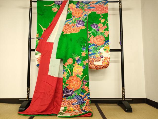 平和屋の平和屋本店●お引きずり・お引き摺り・引き振袖　和装　結婚式　舞妓　芸妓　芸者　衣装　駒刺繍　吉祥草花文　逸品　AABJ2787fw｜アングル2