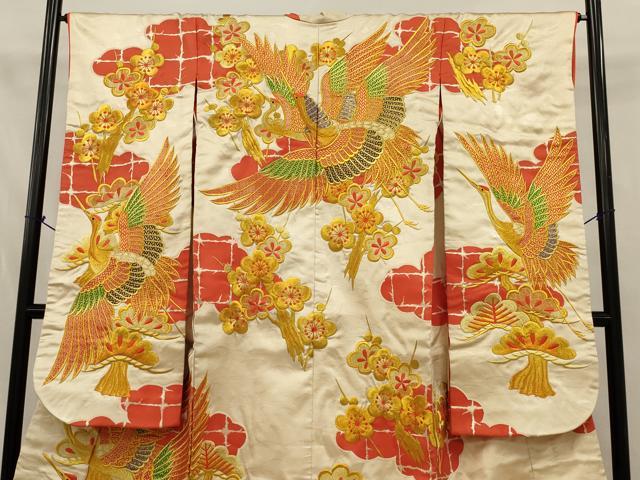 平和屋の平和屋本店●色打掛　和装　婚礼　結婚式　花嫁　神社挙式　総刺繍　飛鶴梅松文　金糸　逸品　AABJ8254ou｜アングル3