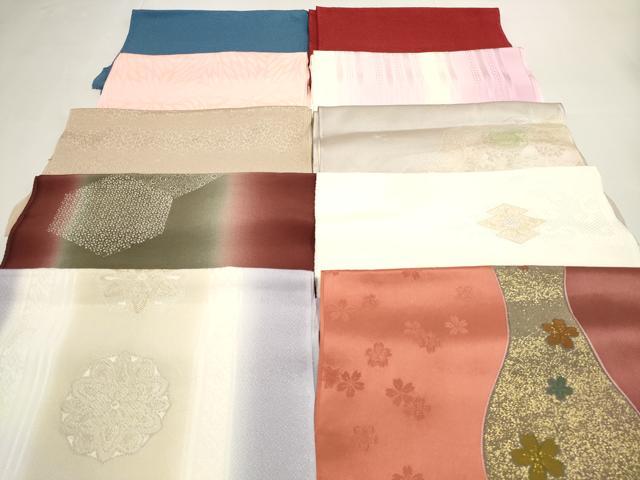 ■■■　商品詳細　■■■ 【正絹】 状態は特に目立ったシミ汚れなどもなく大変良い状態です。 大変上質な逸品になります。 お安く出品致しますので、是非この機会にいかがでしょうか？ ■■■　注意事項　■■■ ■モニター発色の具合により色合いが異なる場合がございます。 ■寸法は多少の誤差が生じる場合がございますのでご了承ください。 ■縫込みの長さが左右非対称の場合は短い部分を記載しております。 左右非対称であってもご返品・お値引き等の保証は出来かねますので、ご了承の上ご購入をお願い致します。 ■シミ等のチェックには注意を払っておりますが、見落としがある場合もございますし、個人の見解も様々ですので神経質な方のご購入はお控えください。 ■箪笥に入っておりました着物や帯なので畳みシワや匂いがあるものもございます。 ■お休みは基本的に土日祝となりますが、その他臨時でお休みする場合がございますのでご了承ください。 ■商品の発送は平日のみの発送となります。 ■夜間と土曜、日曜日はお問い合わせの回答が遅れる場合がございます。 ■当店では、お直し、紋入れ、お手入れ等は承っておりません。 ■生地の状態（ヤケ、経年劣化等）によってはサイズ直しが出来ない場合がございます。 その点もどうかご了承のうえ、ご購入をお願いいたします。 ■弊社で取り扱う商品は一点ものにつき、時期や在庫状況に応じて金額が変更となる場合がございます。 ■検針は行っておりません。予めご了承いただきますようお願いいたします。 ■【洗える着物】と記載のある商品におきましては、商品お届け後に洗濯を行ってしまってからのご返品にはご対応しかねます。 念の為、専門店でのお手入れをお願いいたします。 ■写真に写っている物が全てになります。それ以外の付属品はございませんのでご了承ください。 ■状態に関する写真につきましては、掲載可能な写真枚数に限りがあるため、各箇所につき1枚参考画像を掲載しております。 ■着物のサイズ目安は下記を参考ください↓ ＜女性着物＞　お端折り次第で＋5cm　−1cmが着用可能サイズ 　例）身丈170cmの場合、身長160cm〜175cm ＜男性着物＞　身丈＋約25cm〜27cm程が適応身長 　例）身丈155cmの場合、身長180〜182cm