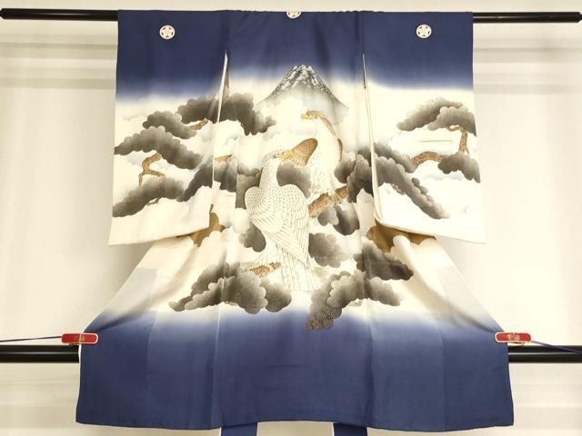 ■■■　サイズ　■■■ 【着物】 身丈 96cm（肩から） 裄丈 40.5cm 袖丈 57cm ■■■　商品詳細　■■■ 産着【正絹・五つ紋】の状態は接写画像のように上前おくみ・右袖前・後身頃に汚れがございますが その他特に目立ったシミ汚れなどもなく大変良い状態です。 長襦袢【正絹】の状態は特に目立ったシミ汚れなどもなく大変良い状態です。 大変上質な逸品になります。 お安く出品致しますので、是非この機会にいかがでしょうか？ ※長襦袢は着物とセットになっております。 ■■■　注意事項　■■■ ■モニター発色の具合により色合いが異なる場合がございます。 ■寸法は多少の誤差が生じる場合がございますのでご了承ください。 ■縫込みの長さが左右非対称の場合は短い部分を記載しております。 左右非対称であってもご返品・お値引き等の保証は出来かねますので、ご了承の上ご購入をお願い致します。 ■シミ等のチェックには注意を払っておりますが、見落としがある場合もございますし、個人の見解も様々ですので神経質な方のご購入はお控えください。 ■箪笥に入っておりました着物や帯なので畳みシワや匂いがあるものもございます。 ■お休みは基本的に土日祝となりますが、その他臨時でお休みする場合がございますのでご了承ください。 ■商品の発送は平日のみの発送となります。 ■夜間と土曜、日曜日はお問い合わせの回答が遅れる場合がございます。 ■当店では、お直し、紋入れ、お手入れ等は承っておりません。 ■生地の状態（ヤケ、経年劣化等）によってはサイズ直しが出来ない場合がございます。 その点もどうかご了承のうえ、ご購入をお願いいたします。 ■弊社で取り扱う商品は一点ものにつき、時期や在庫状況に応じて金額が変更となる場合がございます。 ■検針は行っておりません。予めご了承いただきますようお願いいたします。 ■【洗える着物】と記載のある商品におきましては、商品お届け後に洗濯を行ってしまってからのご返品にはご対応しかねます。 念の為、専門店でのお手入れをお願いいたします。 ■写真に写っている物が全てになります。それ以外の付属品はございませんのでご了承ください。 ■状態に関する写真につきましては、掲載可能な写真枚数に限りがあるため、各箇所につき1枚参考画像を掲載しております。 ■着物のサイズ目安は下記を参考ください↓ ＜女性着物＞　お端折り次第で＋5cm　－1cmが着用可能サイズ 　例）身丈170cmの場合、身長160cm～175cm ＜男性着物＞　身丈＋約25cm～27cm程が適応身長 　例）身丈155cmの場合、身長180～182cm