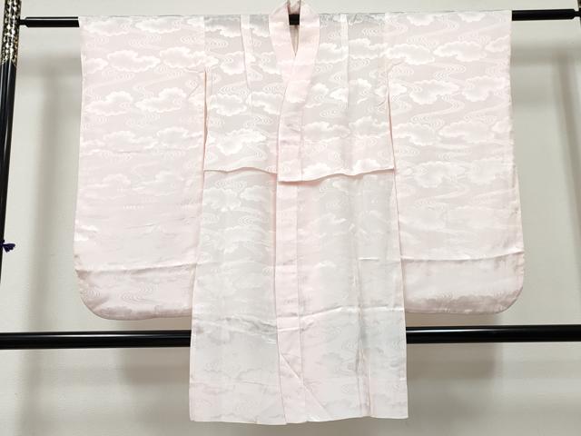■■■　サイズ　■■■ 【長襦袢】 身丈 95cm（肩から） 裄丈 53cm（肩上げ　1.5cm） 袖丈 72.5cm　縫込み 1cm 袖幅 30.5cm 前幅 26cm 後幅 26cm 着物縫いこみ 内揚げ 0cm （腰上げ　8.5cm） 裄 お袖側 約1cm　身頃側 約0cm ■■■　商品詳細　■■■ 長襦袢【アセテート】 状態は接写画像のように表地所々・裏地に薄い汚れがございます。 ぜひお手入れをされてお召しになられてはいかがでしょうか。 お安く出品致しますので、是非この機会にいかがでしょうか？ ※ご自身で洗濯された場合の保証はできかねます。専門店にご相談ください。 ■■■　注意事項　■■■ ■モニター発色の具合により色合いが異なる場合がございます。 ■寸法は多少の誤差が生じる場合がございますのでご了承ください。 ■縫込みの長さが左右非対称の場合は短い部分を記載しております。 左右非対称であってもご返品・お値引き等の保証は出来かねますので、ご了承の上ご購入をお願い致します。 ■シミ等のチェックには注意を払っておりますが、見落としがある場合もございますし、個人の見解も様々ですので神経質な方のご購入はお控えください。 ■箪笥に入っておりました着物や帯なので畳みシワや匂いがあるものもございます。 ■お休みは基本的に土日祝となりますが、その他臨時でお休みする場合がございますのでご了承ください。 ■商品の発送は平日のみの発送となります。 ■夜間と土曜、日曜日はお問い合わせの回答が遅れる場合がございます。 ■当店では、お直し、紋入れ、お手入れ等は承っておりません。 ■生地の状態（ヤケ、経年劣化等）によってはサイズ直しが出来ない場合がございます。 その点もどうかご了承のうえ、ご購入をお願いいたします。 ■弊社で取り扱う商品は一点ものにつき、時期や在庫状況に応じて金額が変更となる場合がございます。 ■検針は行っておりません。予めご了承いただきますようお願いいたします。 ■【洗える着物】と記載のある商品におきましては、商品お届け後に洗濯を行ってしまってからのご返品にはご対応しかねます。 念の為、専門店でのお手入れをお願いいたします。 ■写真に写っている物が全てになります。それ以外の付属品はございませんのでご了承ください。 ■状態に関する写真につきましては、掲載可能な写真枚数に限りがあるため、各箇所につき1枚参考画像を掲載しております。 ■着物のサイズ目安は下記を参考ください↓ ＜女性着物＞　お端折り次第で＋5cm　－1cmが着用可能サイズ 　例）身丈170cmの場合、身長160cm～175cm ＜男性着物＞　身丈＋約25cm～27cm程が適応身長 　例）身丈155cmの場合、身長180～182cm
