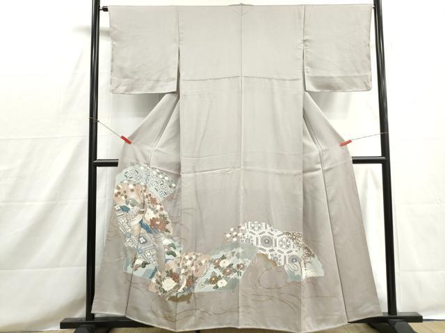 ■■■　サイズ　■■■ 身丈 156cm（肩から） 裄丈 65cm 袖丈 45cm　縫込み 9cm 袖幅 34cm 前幅 24cm 後幅 29cm 着物縫いこみ 内揚げ 8cm 裄 お袖側 約0cm　身頃側 約3cm ■■■　商品詳細　■■■ 【正絹・紋なし】 状態は画像を添付しておりますので、そちらをご確認下さいますよう宜しくお願い致します。 大変上質な逸品になります。 お安く出品致しますので、是非この機会にいかがでしょうか？ ■■■　注意事項　■■■ ■モニター発色の具合により色合いが異なる場合がございます。 ■寸法は多少の誤差が生じる場合がございますのでご了承ください。 ■縫込みの長さが左右非対称の場合は短い部分を記載しております。 左右非対称であってもご返品・お値引き等の保証は出来かねますので、ご了承の上ご購入をお願い致します。 ■シミ等のチェックには注意を払っておりますが、見落としがある場合もございますし、個人の見解も様々ですので神経質な方のご購入はお控えください。 ■箪笥に入っておりました着物や帯なので畳みシワや匂いがあるものもございます。 ■お休みは基本的に土日祝となりますが、その他臨時でお休みする場合がございますのでご了承ください。 ■商品の発送は平日のみの発送となります。 ■夜間と土曜、日曜日はお問い合わせの回答が遅れる場合がございます。 ■当店では、お直し、紋入れ、お手入れ等は承っておりません。 ■生地の状態（ヤケ、経年劣化等）によってはサイズ直しが出来ない場合がございます。 その点もどうかご了承のうえ、ご購入をお願いいたします。 ■弊社で取り扱う商品は一点ものにつき、時期や在庫状況に応じて金額が変更となる場合がございます。 ■検針は行っておりません。予めご了承いただきますようお願いいたします。 ■【洗える着物】と記載のある商品におきましては、商品お届け後に洗濯を行ってしまってからのご返品にはご対応しかねます。 念の為、専門店でのお手入れをお願いいたします。 ■写真に写っている物が全てになります。それ以外の付属品はございませんのでご了承ください。 ■状態に関する写真につきましては、掲載可能な写真枚数に限りがあるため、各箇所につき1枚参考画像を掲載しております。 ■着物のサイズ目安は下記を参考ください↓ ＜女性着物＞　お端折り次第で＋5cm　－1cmが着用可能サイズ 　例）身丈170cmの場合、身長160cm～175cm ＜男性着物＞　身丈＋約25cm～27cm程が適応身長 　例）身丈155cmの場合、身長180～182cm