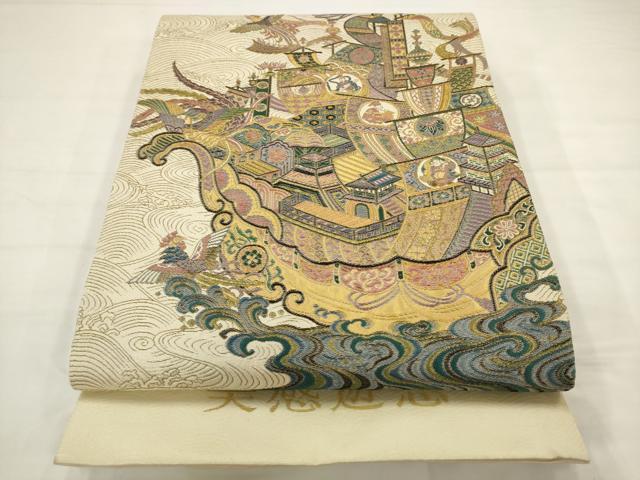 ■■■　サイズ　■■■ 長さ 448cm 幅 30.5cm程 ■■■　商品詳細　■■■ 【正絹・未仕立て】 状態は接写画像のように 柄止まりに擦れがございますが その他特に目立ったシミ汚れなどもなく大変良い状態です。 大変上質な逸品になります。 お安く出品致しますので、是非この機会にいかがでしょうか？ ※汚れ等に関しましては、着用時には見えない部分になるかと思いますのであまり気にならずお召になれるかと思います。 ■■■　注意事項　■■■ ■モニター発色の具合により色合いが異なる場合がございます。 ■寸法は多少の誤差が生じる場合がございますのでご了承ください。 ■縫込みの長さが左右非対称の場合は短い部分を記載しております。 左右非対称であってもご返品・お値引き等の保証は出来かねますので、ご了承の上ご購入をお願い致します。 ■シミ等のチェックには注意を払っておりますが、見落としがある場合もございますし、個人の見解も様々ですので神経質な方のご購入はお控えください。 ■箪笥に入っておりました着物や帯なので畳みシワや匂いがあるものもございます。 ■お休みは基本的に土日祝となりますが、その他臨時でお休みする場合がございますのでご了承ください。 ■商品の発送は平日のみの発送となります。 ■夜間と土曜、日曜日はお問い合わせの回答が遅れる場合がございます。 ■当店では、お直し、紋入れ、お手入れ等は承っておりません。 ■生地の状態（ヤケ、経年劣化等）によってはサイズ直しが出来ない場合がございます。 その点もどうかご了承のうえ、ご購入をお願いいたします。 ■弊社で取り扱う商品は一点ものにつき、時期や在庫状況に応じて金額が変更となる場合がございます。 ■検針は行っておりません。予めご了承いただきますようお願いいたします。 ■【洗える着物】と記載のある商品におきましては、商品お届け後に洗濯を行ってしまってからのご返品にはご対応しかねます。 念の為、専門店でのお手入れをお願いいたします。 ■写真に写っている物が全てになります。それ以外の付属品はございませんのでご了承ください。 ■状態に関する写真につきましては、掲載可能な写真枚数に限りがあるため、各箇所につき1枚参考画像を掲載しております。 ■着物のサイズ目安は下記を参考ください↓ ＜女性着物＞　お端折り次第で＋5cm　－1cmが着用可能サイズ 　例）身丈170cmの場合、身長160cm～175cm ＜男性着物＞　身丈＋約25cm～27cm程が適応身長 　例）身丈155cmの場合、身長180～182cm