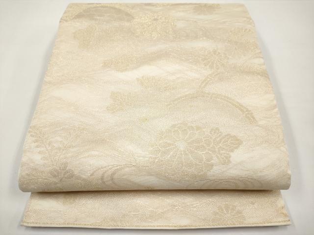 ■■■　サイズ　■■■ 長さ 450cm 幅 30.5cm程 ■■■　商品詳細　■■■ 【正絹】 状態は接写画像のように たれ先・太鼓・太鼓上部・柄止まり・裏地に薄いシミがございます。 大変上質な逸品になります。 お安く出品致しますので、是非この機会にいかがでしょうか？ ■■■　注意事項　■■■ ■モニター発色の具合により色合いが異なる場合がございます。 ■寸法は多少の誤差が生じる場合がございますのでご了承ください。 ■縫込みの長さが左右非対称の場合は短い部分を記載しております。 左右非対称であってもご返品・お値引き等の保証は出来かねますので、ご了承の上ご購入をお願い致します。 ■シミ等のチェックには注意を払っておりますが、見落としがある場合もございますし、個人の見解も様々ですので神経質な方のご購入はお控えください。 ■箪笥に入っておりました着物や帯なので畳みシワや匂いがあるものもございます。 ■お休みは基本的に土日祝となりますが、その他臨時でお休みする場合がございますのでご了承ください。 ■商品の発送は平日のみの発送となります。 ■夜間と土曜、日曜日はお問い合わせの回答が遅れる場合がございます。 ■当店では、お直し、紋入れ、お手入れ等は承っておりません。 ■生地の状態（ヤケ、経年劣化等）によってはサイズ直しが出来ない場合がございます。 その点もどうかご了承のうえ、ご購入をお願いいたします。 ■弊社で取り扱う商品は一点ものにつき、時期や在庫状況に応じて金額が変更となる場合がございます。 ■検針は行っておりません。予めご了承いただきますようお願いいたします。 ■【洗える着物】と記載のある商品におきましては、商品お届け後に洗濯を行ってしまってからのご返品にはご対応しかねます。 念の為、専門店でのお手入れをお願いいたします。 ■写真に写っている物が全てになります。それ以外の付属品はございませんのでご了承ください。 ■状態に関する写真につきましては、掲載可能な写真枚数に限りがあるため、各箇所につき1枚参考画像を掲載しております。 ■着物のサイズ目安は下記を参考ください↓ ＜女性着物＞　お端折り次第で＋5cm　－1cmが着用可能サイズ 　例）身丈170cmの場合、身長160cm～175cm ＜男性着物＞　身丈＋約25cm～27cm程が適応身長 　例）身丈155cmの場合、身長180～182cm