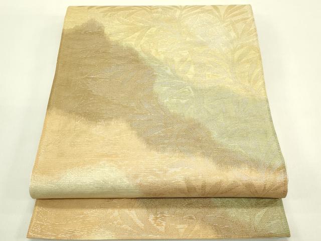 ■■■　サイズ　■■■ 長さ 428cm 幅 30cm程 ■■■　商品詳細　■■■ 【正絹・芯なし・未使用】 状態は一度も締めておらず 特に目立ったシミ汚れなどもなく大変良い状態です。 大変上質な逸品になります。 お安く出品致しますので、是非この機会にいかがでしょうか？ ■■■　注意事項　■■■ ■モニター発色の具合により色合いが異なる場合がございます。 ■寸法は多少の誤差が生じる場合がございますのでご了承ください。 ■縫込みの長さが左右非対称の場合は短い部分を記載しております。 左右非対称であってもご返品・お値引き等の保証は出来かねますので、ご了承の上ご購入をお願い致します。 ■シミ等のチェックには注意を払っておりますが、見落としがある場合もございますし、個人の見解も様々ですので神経質な方のご購入はお控えください。 ■箪笥に入っておりました着物や帯なので畳みシワや匂いがあるものもございます。 ■お休みは基本的に土日祝となりますが、その他臨時でお休みする場合がございますのでご了承ください。 ■商品の発送は平日のみの発送となります。 ■夜間と土曜、日曜日はお問い合わせの回答が遅れる場合がございます。 ■当店では、お直し、紋入れ、お手入れ等は承っておりません。 ■生地の状態（ヤケ、経年劣化等）によってはサイズ直しが出来ない場合がございます。 その点もどうかご了承のうえ、ご購入をお願いいたします。 ■弊社で取り扱う商品は一点ものにつき、時期や在庫状況に応じて金額が変更となる場合がございます。 ■検針は行っておりません。予めご了承いただきますようお願いいたします。 ■【洗える着物】と記載のある商品におきましては、商品お届け後に洗濯を行ってしまってからのご返品にはご対応しかねます。 念の為、専門店でのお手入れをお願いいたします。 ■写真に写っている物が全てになります。それ以外の付属品はございませんのでご了承ください。 ■状態に関する写真につきましては、掲載可能な写真枚数に限りがあるため、各箇所につき1枚参考画像を掲載しております。 ■着物のサイズ目安は下記を参考ください↓ ＜女性着物＞　お端折り次第で＋5cm　－1cmが着用可能サイズ 　例）身丈170cmの場合、身長160cm～175cm ＜男性着物＞　身丈＋約25cm～27cm程が適応身長 　例）身丈155cmの場合、身長180～182cm
