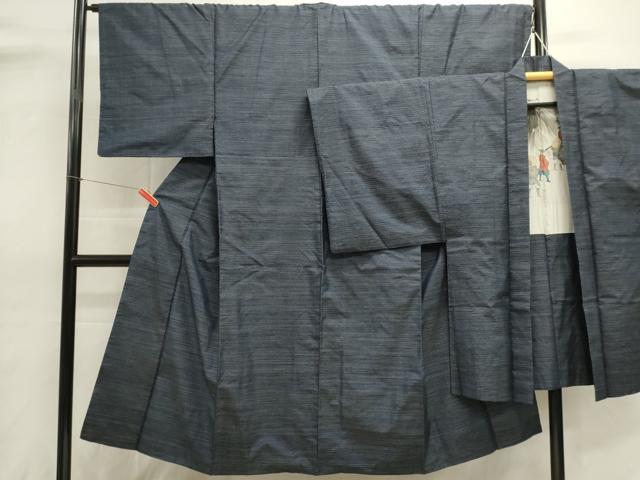■■■　サイズ　■■■ 【着物】 身丈 140cm（肩から） 裄丈 68cm 袖丈 49cm　縫込み 0cm 袖幅 34cm 前幅 23.5cm 後幅 30.5cm 着物縫いこみ 内揚げ 5.5cm 裄 お袖側 約1cm　身頃側 約1cm 【羽織】 身丈 93.5cm（肩から） 裄丈 68.5cm 袖丈 50cm　縫込み 0cm 袖幅 34cm 前幅 19cm 後幅 30.5cm 裄 お袖側 約0cm　身頃側 約0cm ■■■　商品詳細　■■■ 【正絹】 状態は画像を添付しておりますので、そちらをご確認下さいますよう宜しくお願い致します。 大変上質な逸品になります。 お安く出品致しますので、是非この機会にいかがでしょうか？ ■■■　注意事項　■■■ ■モニター発色の具合により色合いが異なる場合がございます。 ■寸法は多少の誤差が生じる場合がございますのでご了承ください。 ■縫込みの長さが左右非対称の場合は短い部分を記載しております。 左右非対称であってもご返品・お値引き等の保証は出来かねますので、ご了承の上ご購入をお願い致します。 ■シミ等のチェックには注意を払っておりますが、見落としがある場合もございますし、個人の見解も様々ですので神経質な方のご購入はお控えください。 ■箪笥に入っておりました着物や帯なので畳みシワや匂いがあるものもございます。 ■お休みは基本的に土日祝となりますが、その他臨時でお休みする場合がございますのでご了承ください。 ■商品の発送は平日のみの発送となります。 ■夜間と土曜、日曜日はお問い合わせの回答が遅れる場合がございます。 ■当店では、お直し、紋入れ、お手入れ等は承っておりません。 ■生地の状態（ヤケ、経年劣化等）によってはサイズ直しが出来ない場合がございます。 その点もどうかご了承のうえ、ご購入をお願いいたします。 ■弊社で取り扱う商品は一点ものにつき、時期や在庫状況に応じて金額が変更となる場合がございます。 ■検針は行っておりません。予めご了承いただきますようお願いいたします。 ■【洗える着物】と記載のある商品におきましては、商品お届け後に洗濯を行ってしまってからのご返品にはご対応しかねます。 念の為、専門店でのお手入れをお願いいたします。 ■写真に写っている物が全てになります。それ以外の付属品はございませんのでご了承ください。 ■状態に関する写真につきましては、掲載可能な写真枚数に限りがあるため、各箇所につき1枚参考画像を掲載しております。 ■着物のサイズ目安は下記を参考ください↓ ＜女性着物＞　お端折り次第で＋5cm　－1cmが着用可能サイズ 　例）身丈170cmの場合、身長160cm～175cm ＜男性着物＞　身丈＋約25cm～27cm程が適応身長 　例）身丈155cmの場合、身長180～182cm