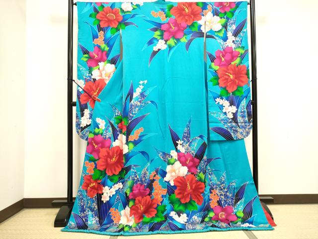 ■■■　サイズ　■■■ 身丈 181.5cm（肩から） 裄丈 65.5cm 袖丈 107cm　縫込み 2.5cm 袖幅 32cm 前幅 24.5cm 後幅 31cm 着物縫いこみ 内揚げ 0cm 裄 お袖側 約1.5cm　身頃側 約1cm ■■■　商品詳細　■■■ 【正絹】 状態は接写画像のように表地所々に若干のヤケ、左袖・後身頃・右袖・衿山に薄い汚れ、比翼にシール跡がございます。 大変上質な逸品になりますのでぜひお手入れをされてお召しになられてはいかがでしょうか。 お安く出品致しますので、是非この機会にいかがでしょうか？ ※若干着用シワがございます。 ■■■　注意事項　■■■ ■モニター発色の具合により色合いが異なる場合がございます。 ■寸法は多少の誤差が生じる場合がございますのでご了承ください。 ■縫込みの長さが左右非対称の場合は短い部分を記載しております。 左右非対称であってもご返品・お値引き等の保証は出来かねますので、ご了承の上ご購入をお願い致します。 ■シミ等のチェックには注意を払っておりますが、見落としがある場合もございますし、個人の見解も様々ですので神経質な方のご購入はお控えください。 ■箪笥に入っておりました着物や帯なので畳みシワや匂いがあるものもございます。 ■お休みは基本的に土日祝となりますが、その他臨時でお休みする場合がございますのでご了承ください。 ■商品の発送は平日のみの発送となります。 ■夜間と土曜、日曜日はお問い合わせの回答が遅れる場合がございます。 ■当店では、お直し、紋入れ、お手入れ等は承っておりません。 ■生地の状態（ヤケ、経年劣化等）によってはサイズ直しが出来ない場合がございます。 その点もどうかご了承のうえ、ご購入をお願いいたします。 ■弊社で取り扱う商品は一点ものにつき、時期や在庫状況に応じて金額が変更となる場合がございます。 ■検針は行っておりません。予めご了承いただきますようお願いいたします。 ■【洗える着物】と記載のある商品におきましては、商品お届け後に洗濯を行ってしまってからのご返品にはご対応しかねます。 念の為、専門店でのお手入れをお願いいたします。 ■写真に写っている物が全てになります。それ以外の付属品はございませんのでご了承ください。 ■状態に関する写真につきましては、掲載可能な写真枚数に限りがあるため、各箇所につき1枚参考画像を掲載しております。 ■着物のサイズ目安は下記を参考ください↓ ＜女性着物＞　お端折り次第で＋5cm　－1cmが着用可能サイズ 　例）身丈170cmの場合、身長160cm～175cm ＜男性着物＞　身丈＋約25cm～27cm程が適応身長 　例）身丈155cmの場合、身長180～182cm