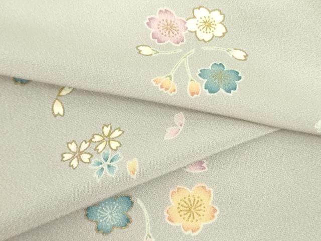 ■■■　サイズ　■■■ 身丈 154cm（肩から） 裄丈 64cm 袖丈 48cm　縫込み 3cm 袖幅 33cm 前幅 23cm 後幅 30cm 着物縫いこみ 内揚げ 7cm 裄 お袖側 約1.5cm　身頃側 約1.5cm ■■■　商品詳細　■■■ 【正絹】 状態は接写画像のように右袖前・衿山・居敷当てに薄い汚れがございますが その他特に目立ったシミ汚れなどもなく大変良い状態です。 大変上質な逸品になります。 お安く出品致しますので、是非この機会にいかがでしょうか？ ■■■　注意事項　■■■ ■モニター発色の具合により色合いが異なる場合がございます。 ■寸法は多少の誤差が生じる場合がございますのでご了承ください。 ■縫込みの長さが左右非対称の場合は短い部分を記載しております。 左右非対称であってもご返品・お値引き等の保証は出来かねますので、ご了承の上ご購入をお願い致します。 ■シミ等のチェックには注意を払っておりますが、見落としがある場合もございますし、個人の見解も様々ですので神経質な方のご購入はお控えください。 ■箪笥に入っておりました着物や帯なので畳みシワや匂いがあるものもございます。 ■お休みは基本的に土日祝となりますが、その他臨時でお休みする場合がございますのでご了承ください。 ■商品の発送は平日のみの発送となります。 ■夜間と土曜、日曜日はお問い合わせの回答が遅れる場合がございます。 ■当店では、お直し、紋入れ、お手入れ等は承っておりません。 ■生地の状態（ヤケ、経年劣化等）によってはサイズ直しが出来ない場合がございます。 その点もどうかご了承のうえ、ご購入をお願いいたします。 ■弊社で取り扱う商品は一点ものにつき、時期や在庫状況に応じて金額が変更となる場合がございます。 ■検針は行っておりません。予めご了承いただきますようお願いいたします。 ■【洗える着物】と記載のある商品におきましては、商品お届け後に洗濯を行ってしまってからのご返品にはご対応しかねます。 念の為、専門店でのお手入れをお願いいたします。 ■写真に写っている物が全てになります。それ以外の付属品はございませんのでご了承ください。 ■状態に関する写真につきましては、掲載可能な写真枚数に限りがあるため、各箇所につき1枚参考画像を掲載しております。 ■着物のサイズ目安は下記を参考ください↓ ＜女性着物＞　お端折り次第で＋5cm　－1cmが着用可能サイズ 　例）身丈170cmの場合、身長160cm～175cm ＜男性着物＞　身丈＋約25cm～27cm程が適応身長 　例）身丈155cmの場合、身長180～182cm